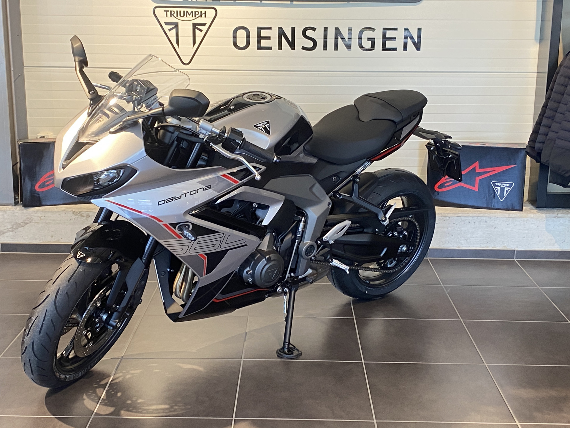 TRIUMPH Daytona 660 (4.49 % Power Leasing - Gültig bis 30.06.2026)-showroom-element-1