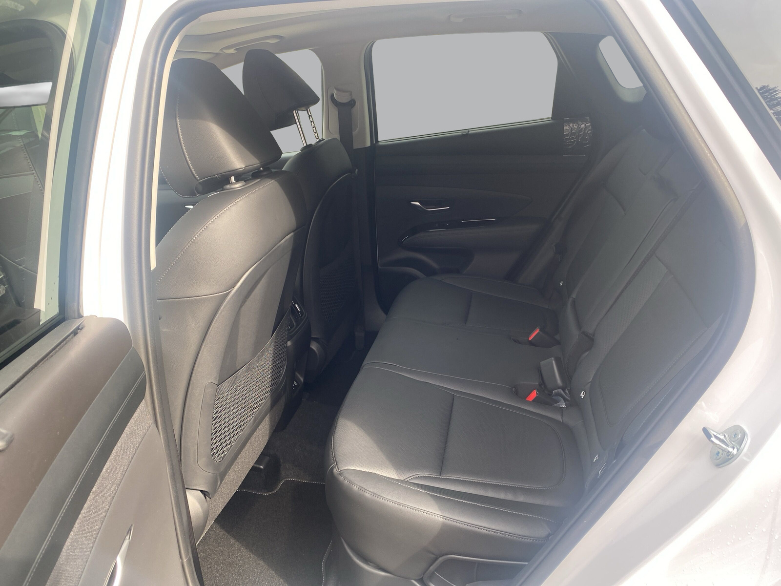 HYUNDAI Tucson 1.6 TGDI HEV Swiss Edition 4WD-image-8