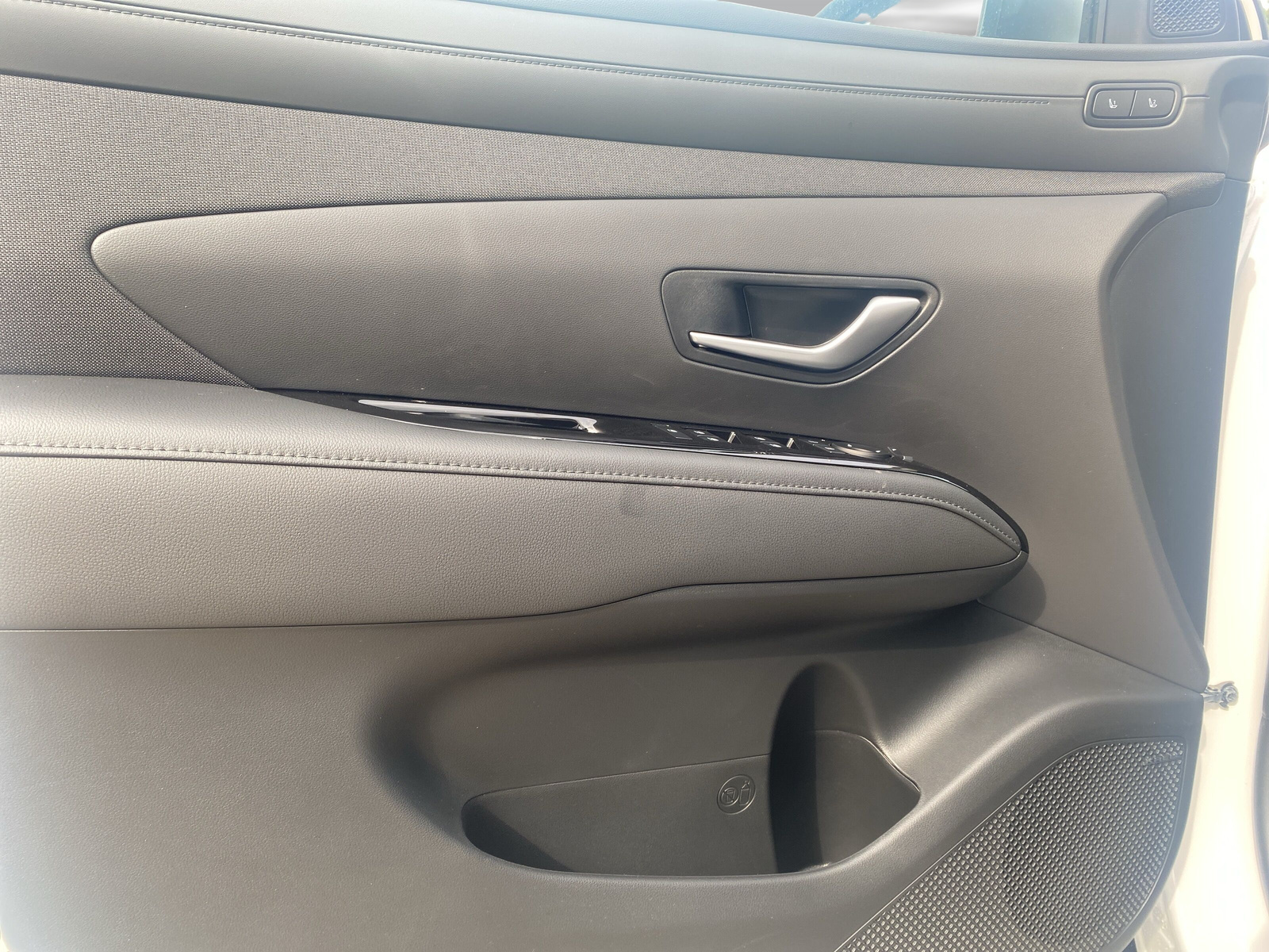 HYUNDAI Tucson 1.6 TGDI HEV Swiss Edition 4WD-image-14