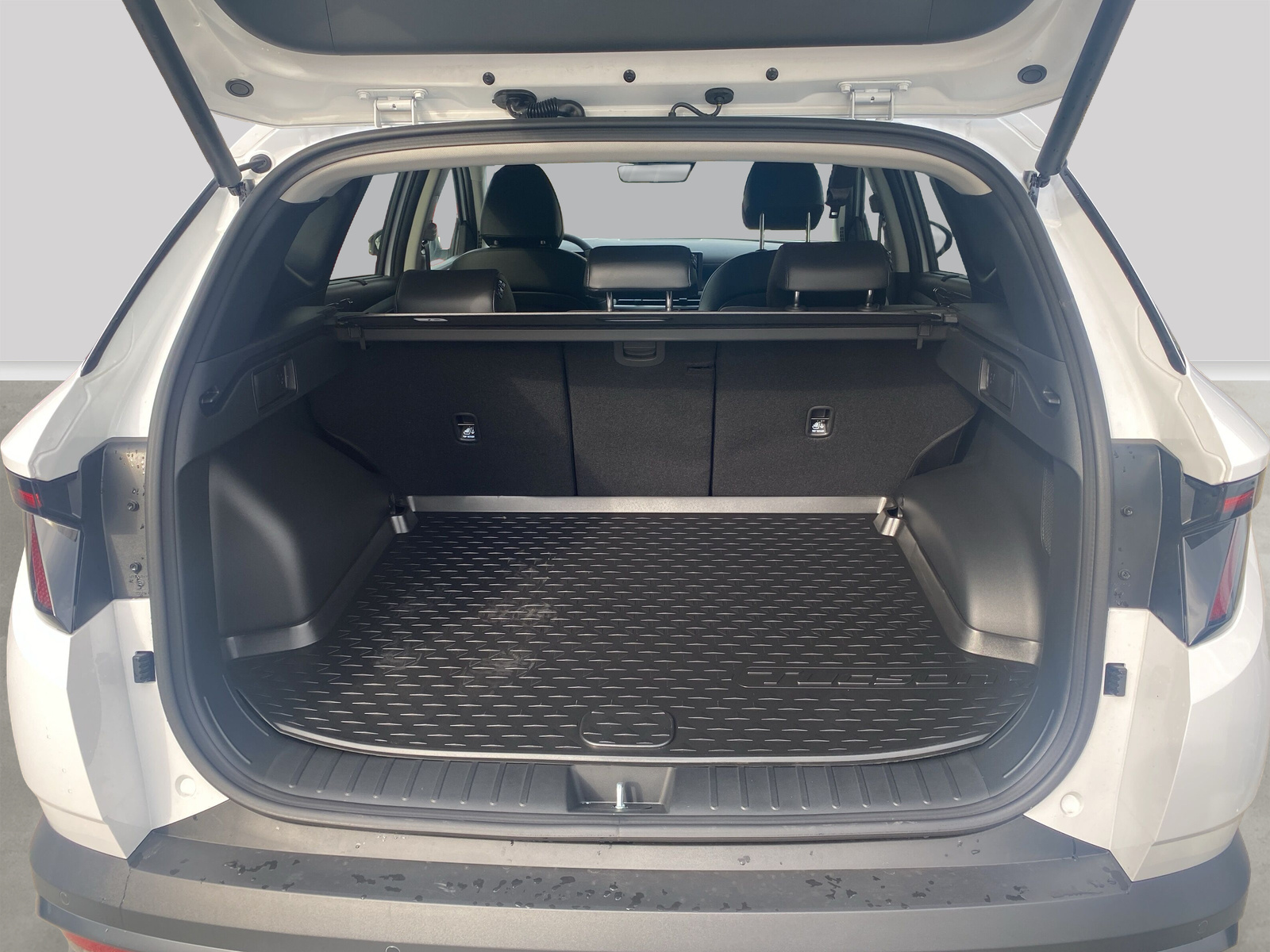HYUNDAI Tucson 1.6 TGDI HEV Swiss Edition 4WD-image-6