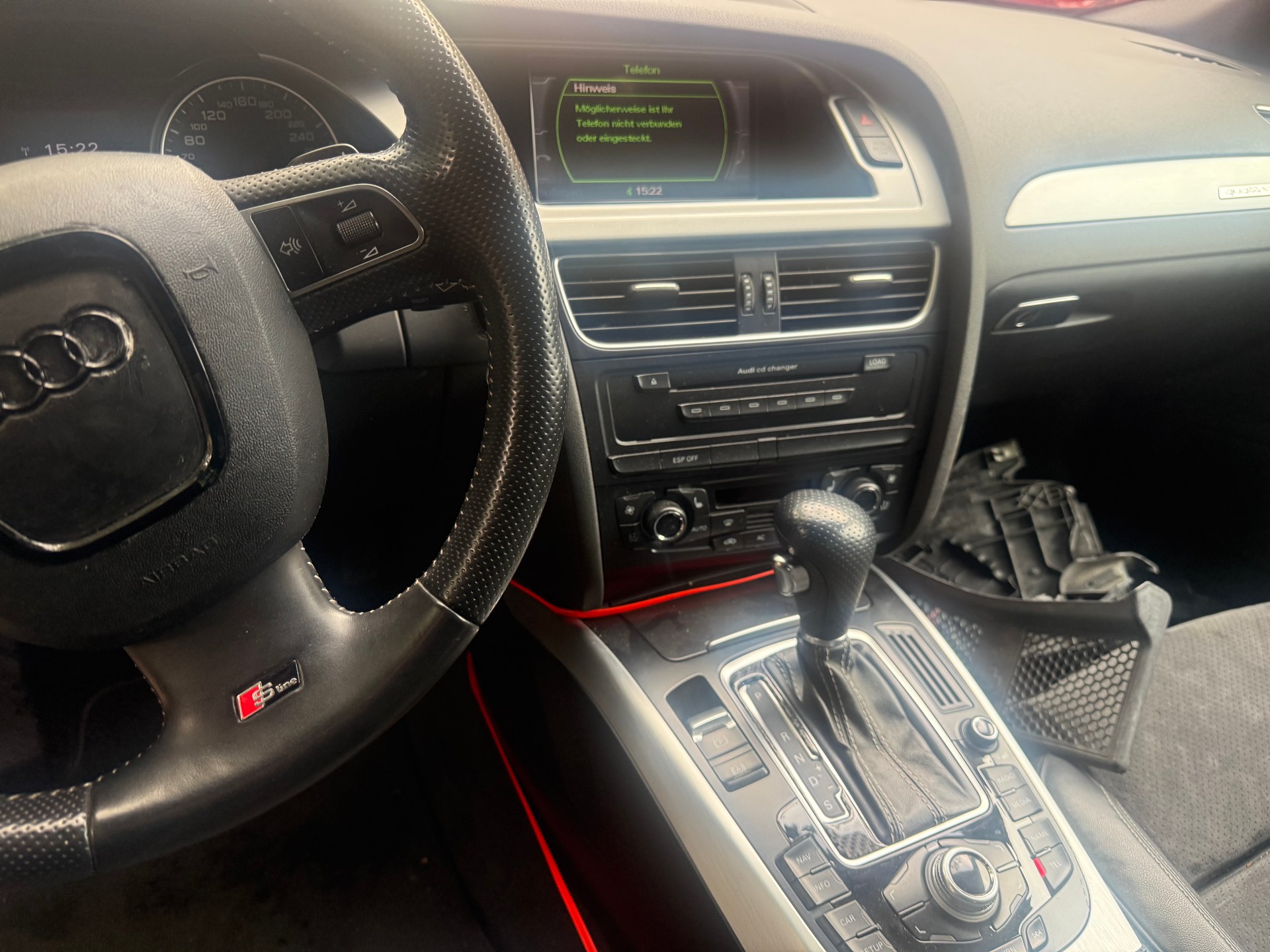 AUDI A4 Avant 3.2 FSI quattro tiptronic-image-6
