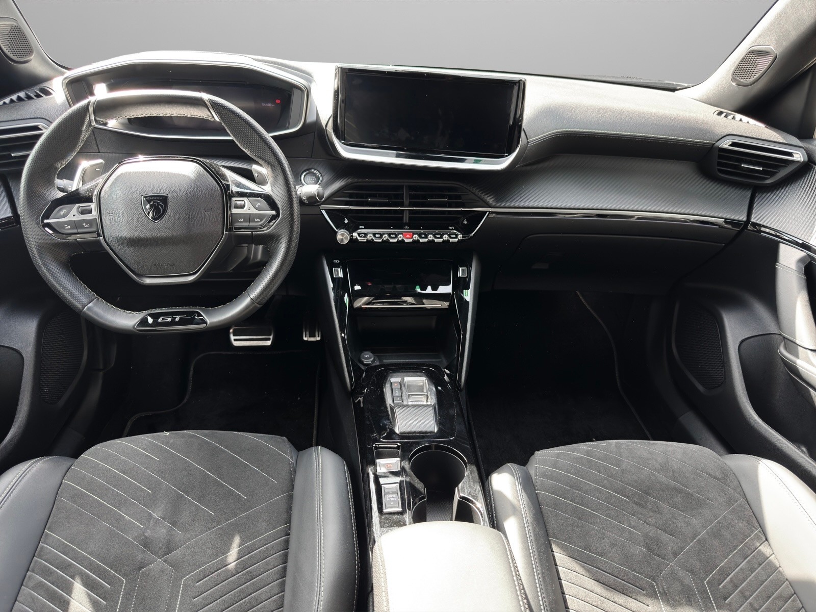 PEUGEOT 2008 1.5 BlueHDi GT EAT8-image-8