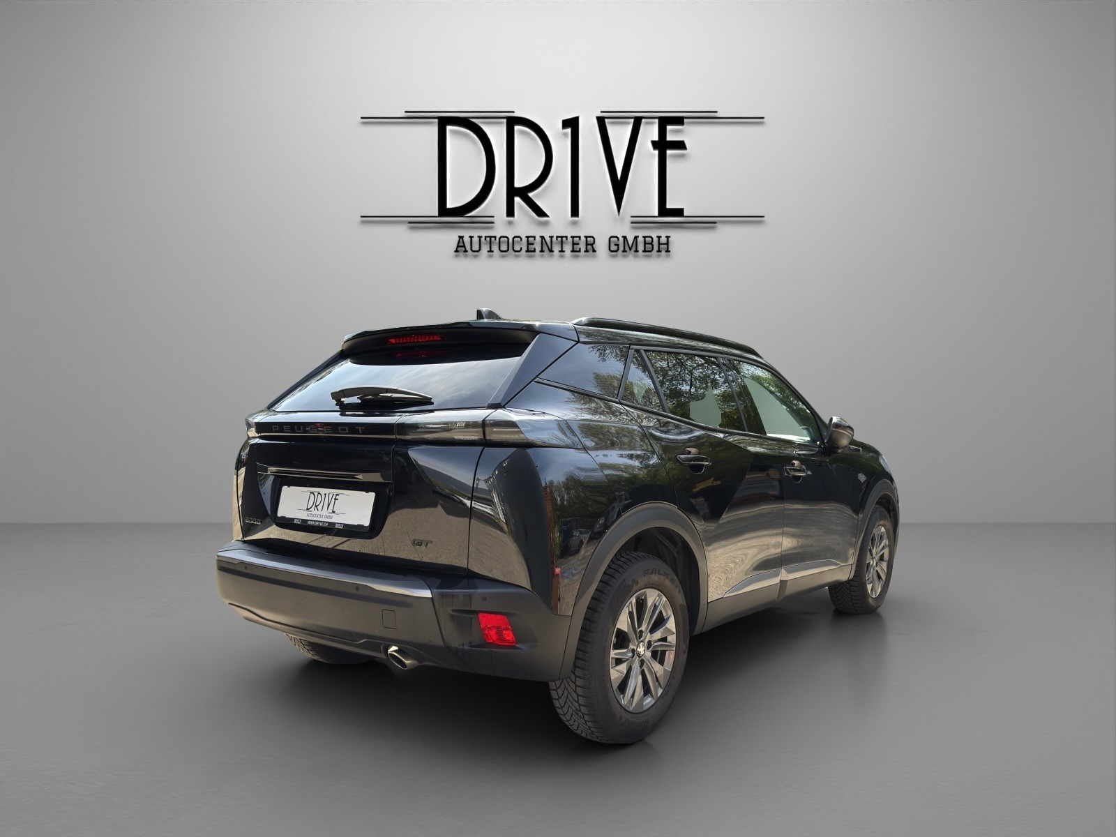 PEUGEOT 2008 1.5 BlueHDi GT EAT8-image-4