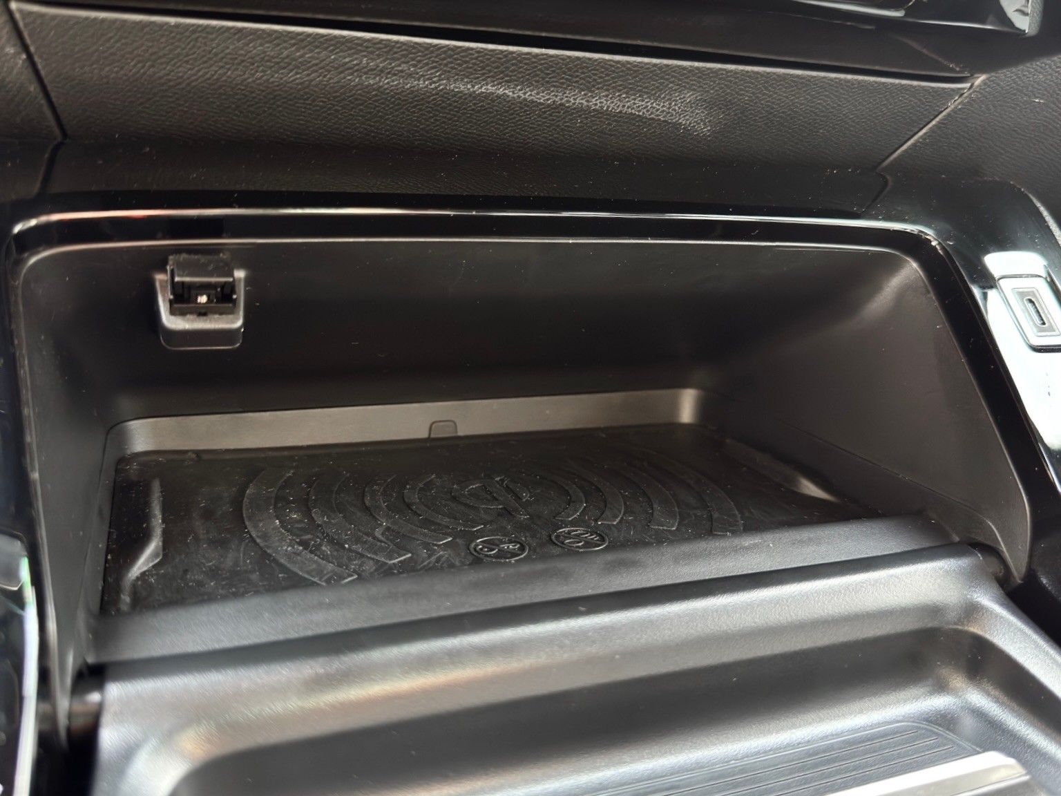 PEUGEOT 2008 1.5 BlueHDi GT EAT8-image-19