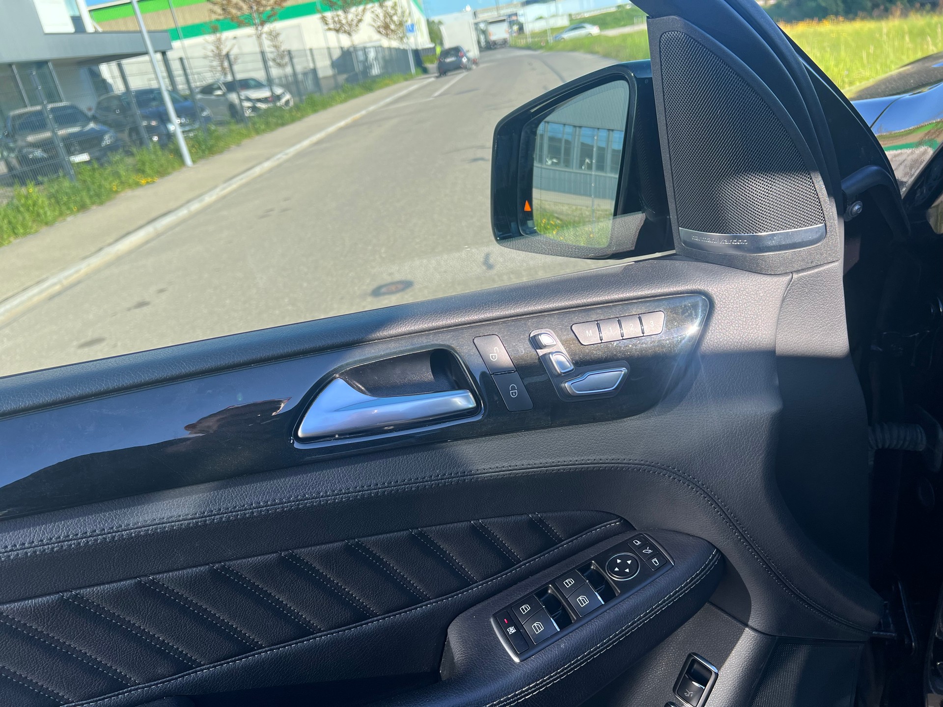 MERCEDES-BENZ GLE 500 e 4Matic 7G-Tronic -AMG Line-image-22