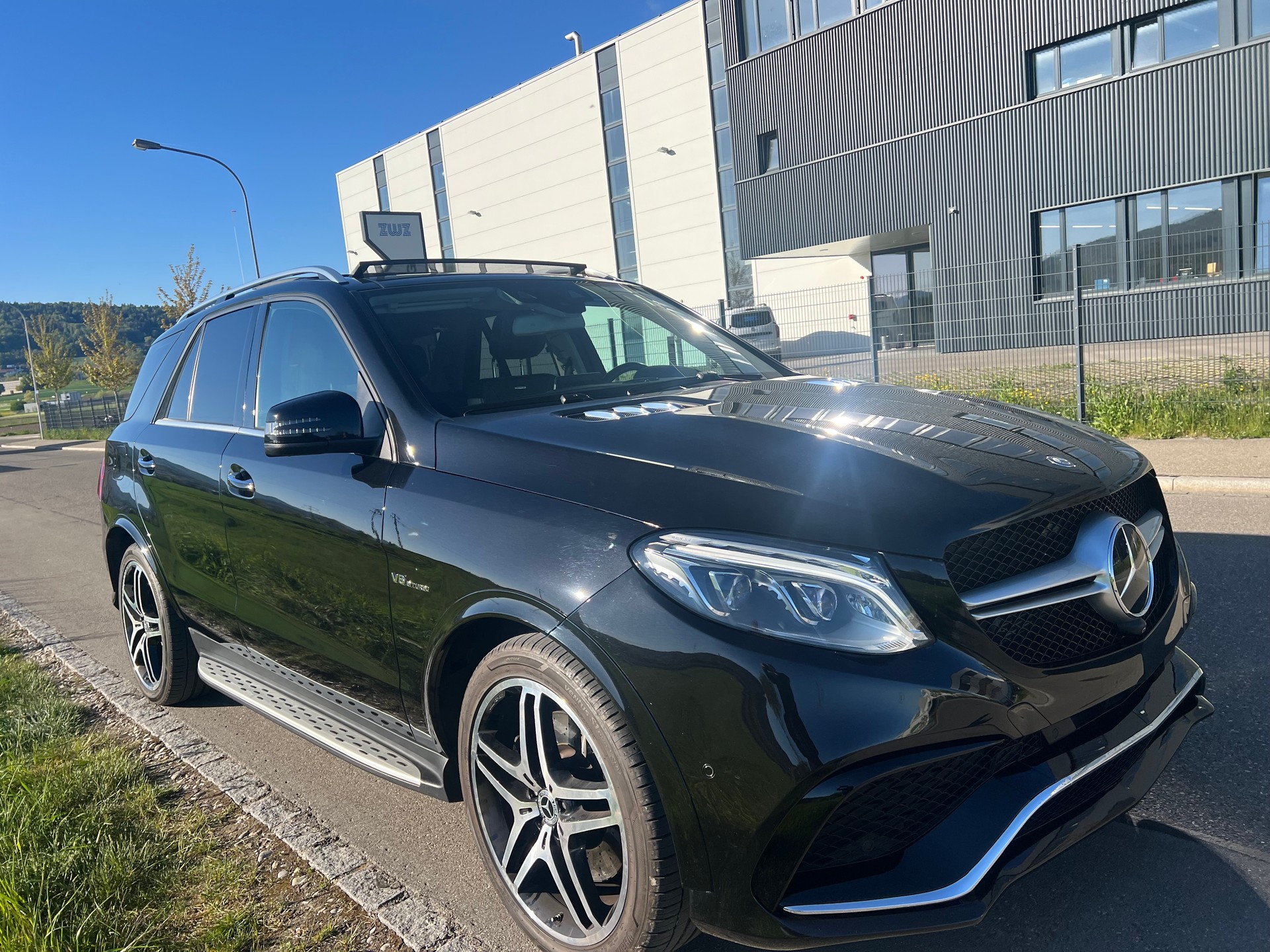 MERCEDES-BENZ GLE 500 e 4Matic 7G-Tronic -AMG Line-image-6