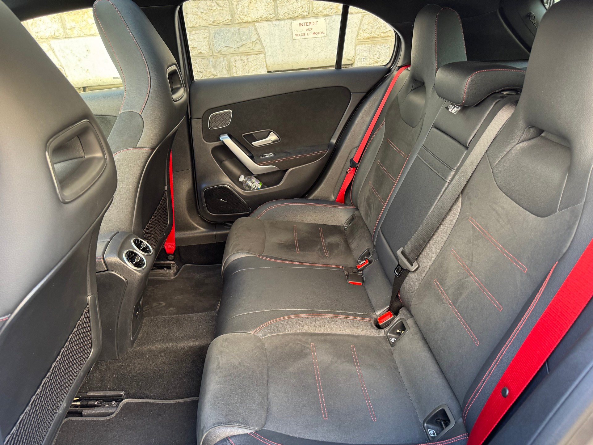 MERCEDES-BENZ A 35 AMG 4Matic Speedshift DCT 8G Mountaingrau Magno-image-12