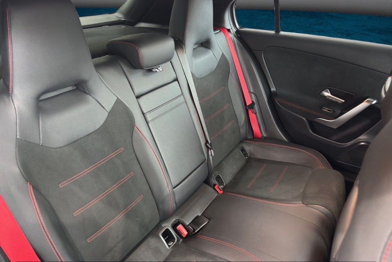 MERCEDES-BENZ A 35 AMG 4Matic Speedshift DCT 8G Mountaingrau Magno-image-11