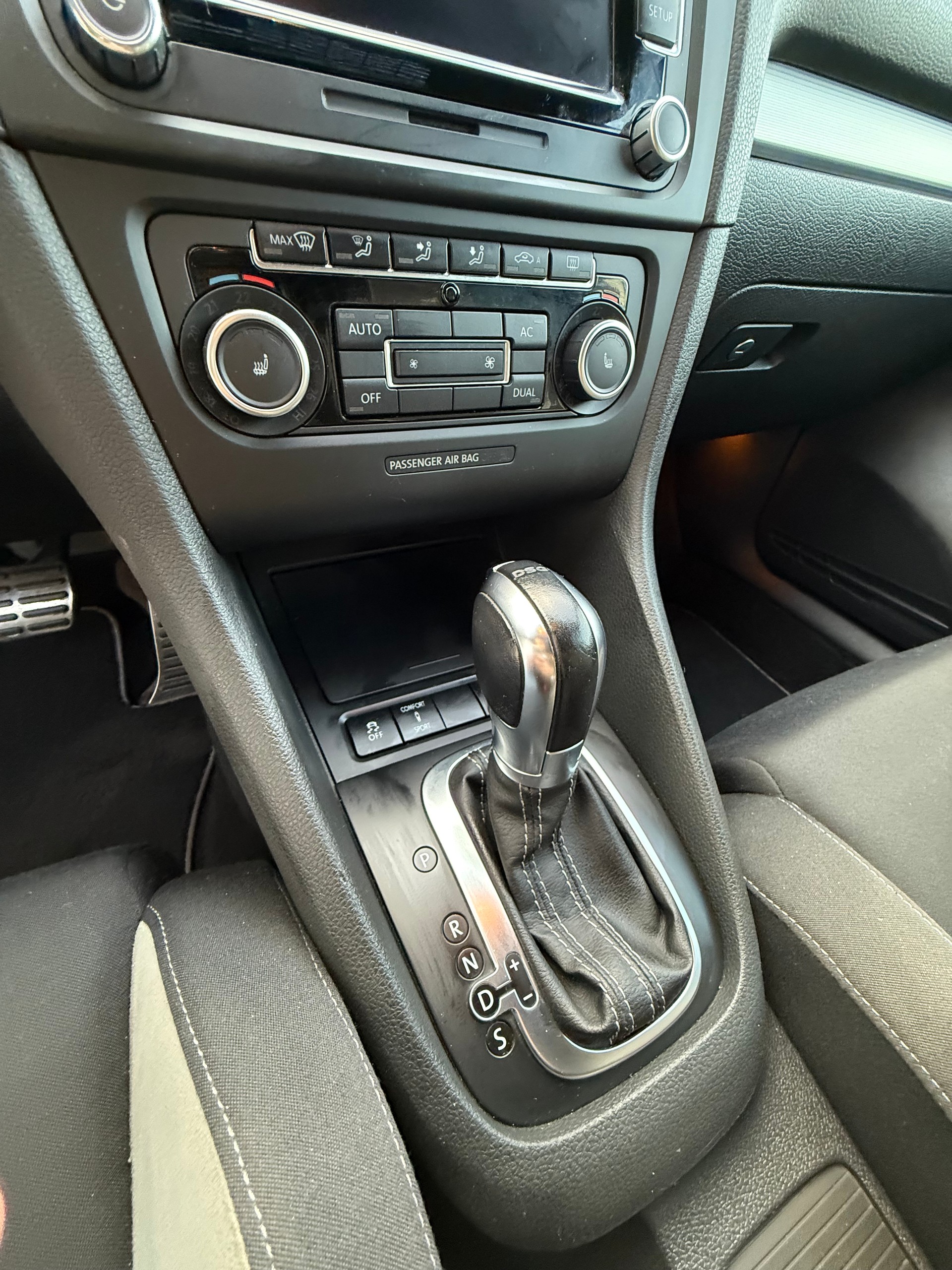 VW Golf 2.0 TSI R 4Motion DSG-image-9