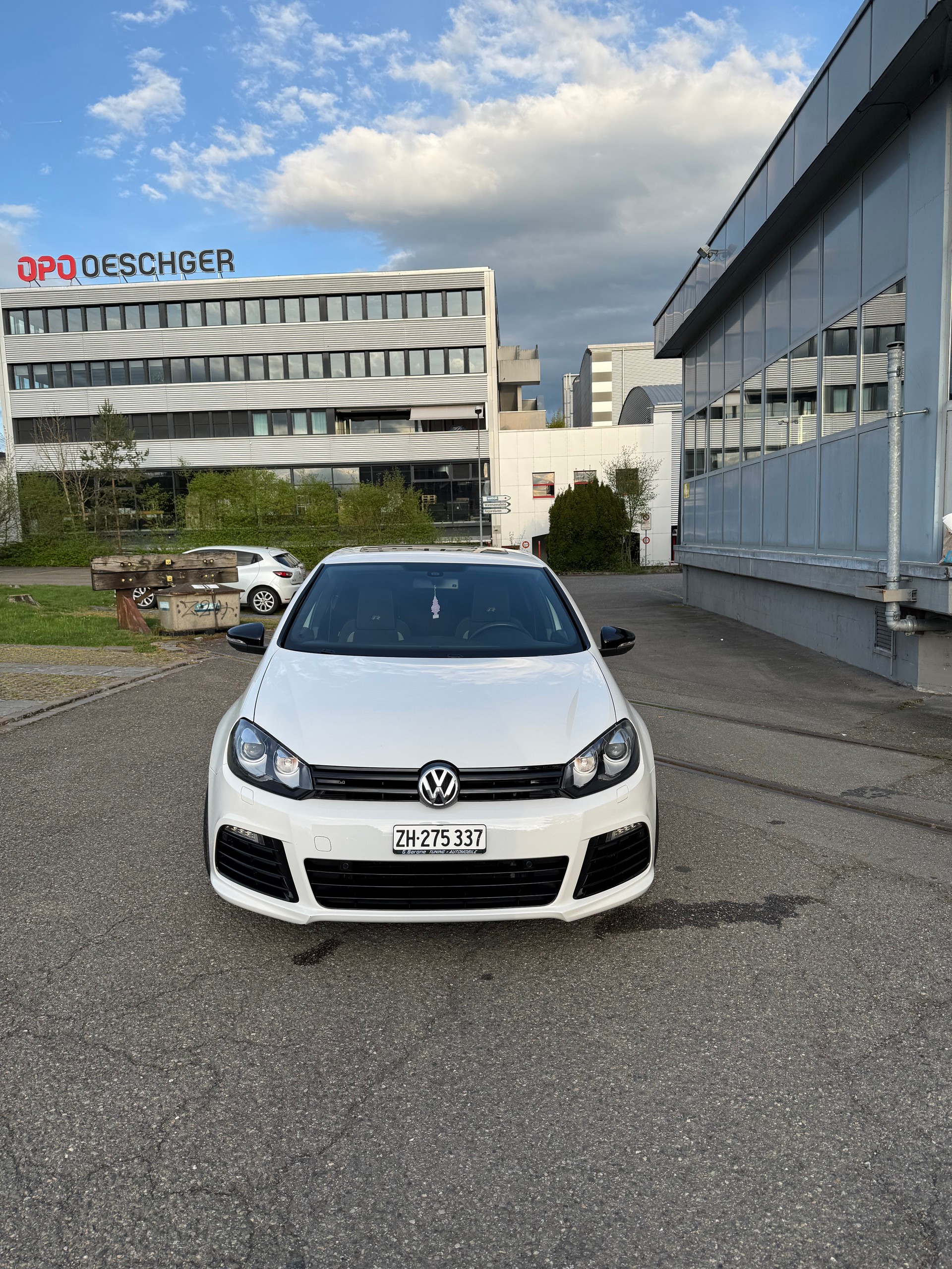 VW Golf 2.0 TSI R 4Motion DSG-image-1