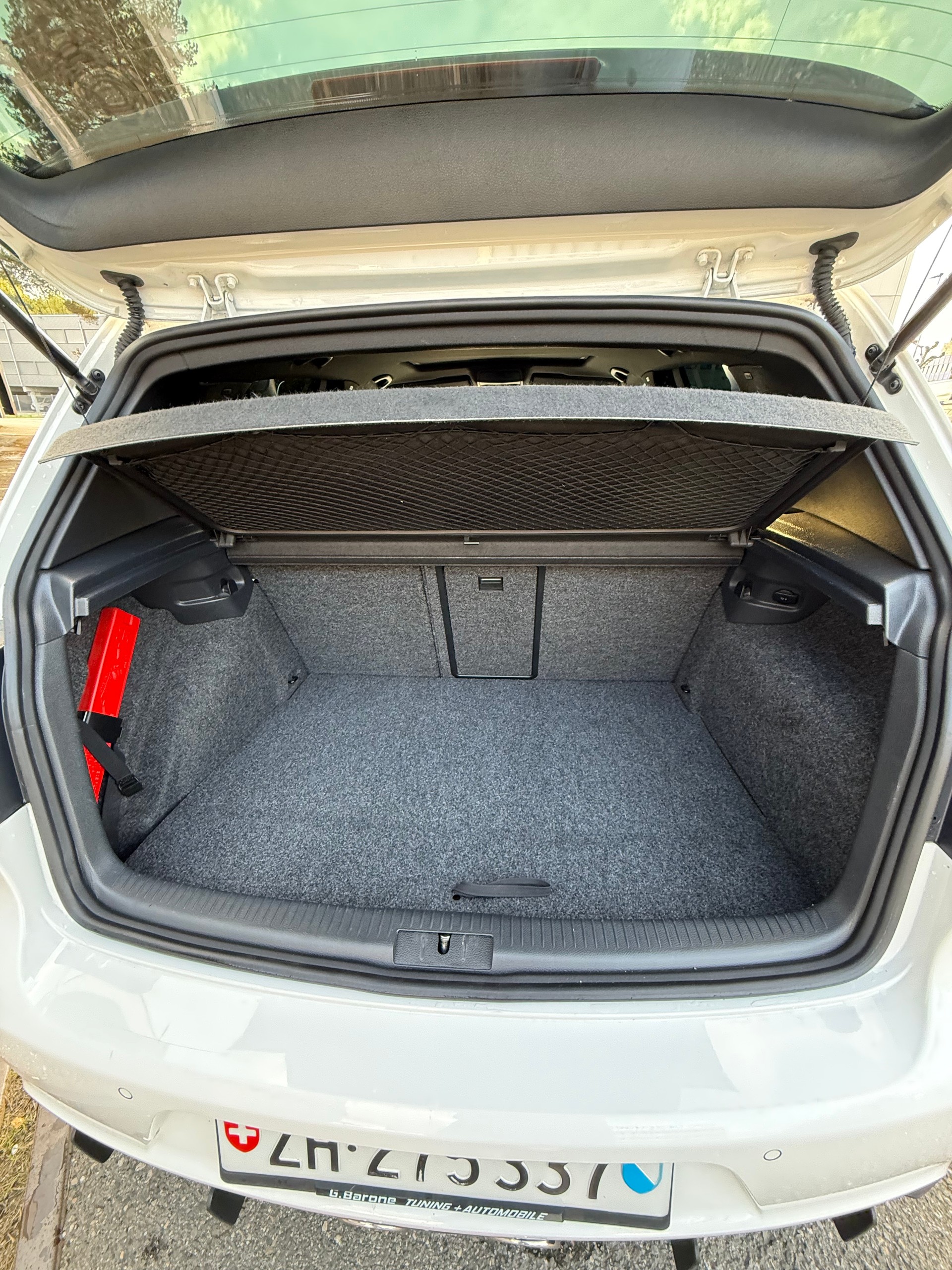 VW Golf 2.0 TSI R 4Motion DSG-image-11