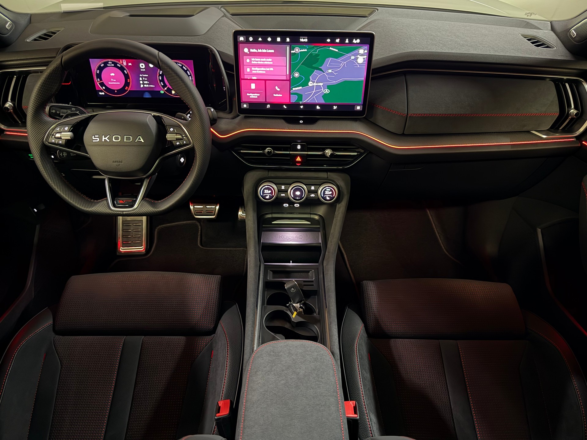 SKODA Kodiaq 2.0 TSI RS 4x4 7 Plätze-image-18