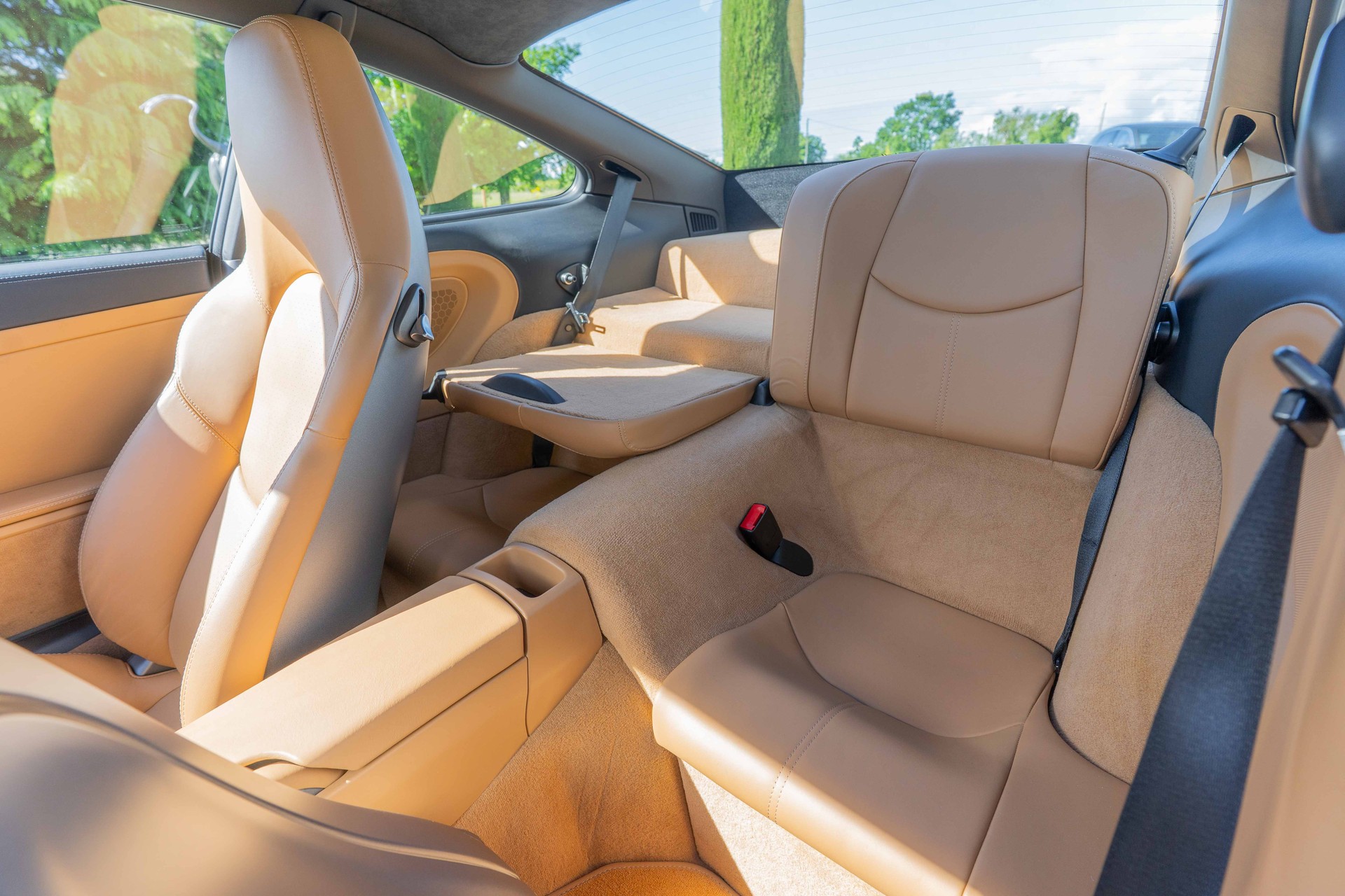 PORSCHE 911 Carrera 4-image-10