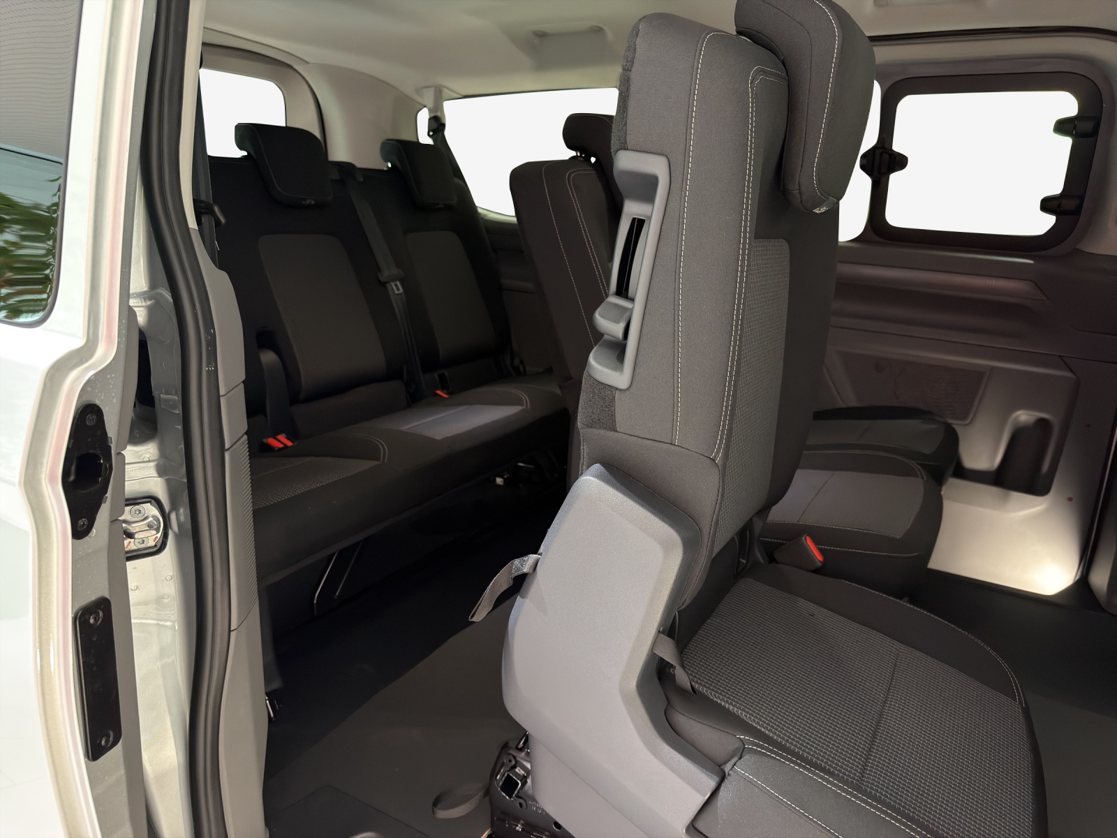 VW Caravelle 2.0 TDI Aut.8-image-13