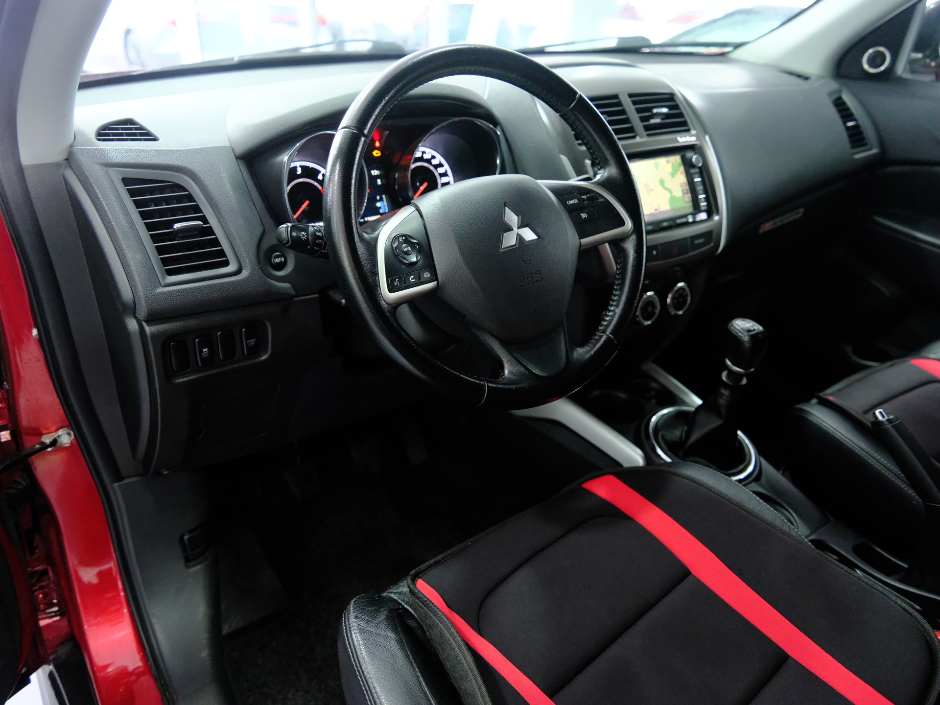 MITSUBISHI ASX 1.8 DID Invite 4WD-image-8