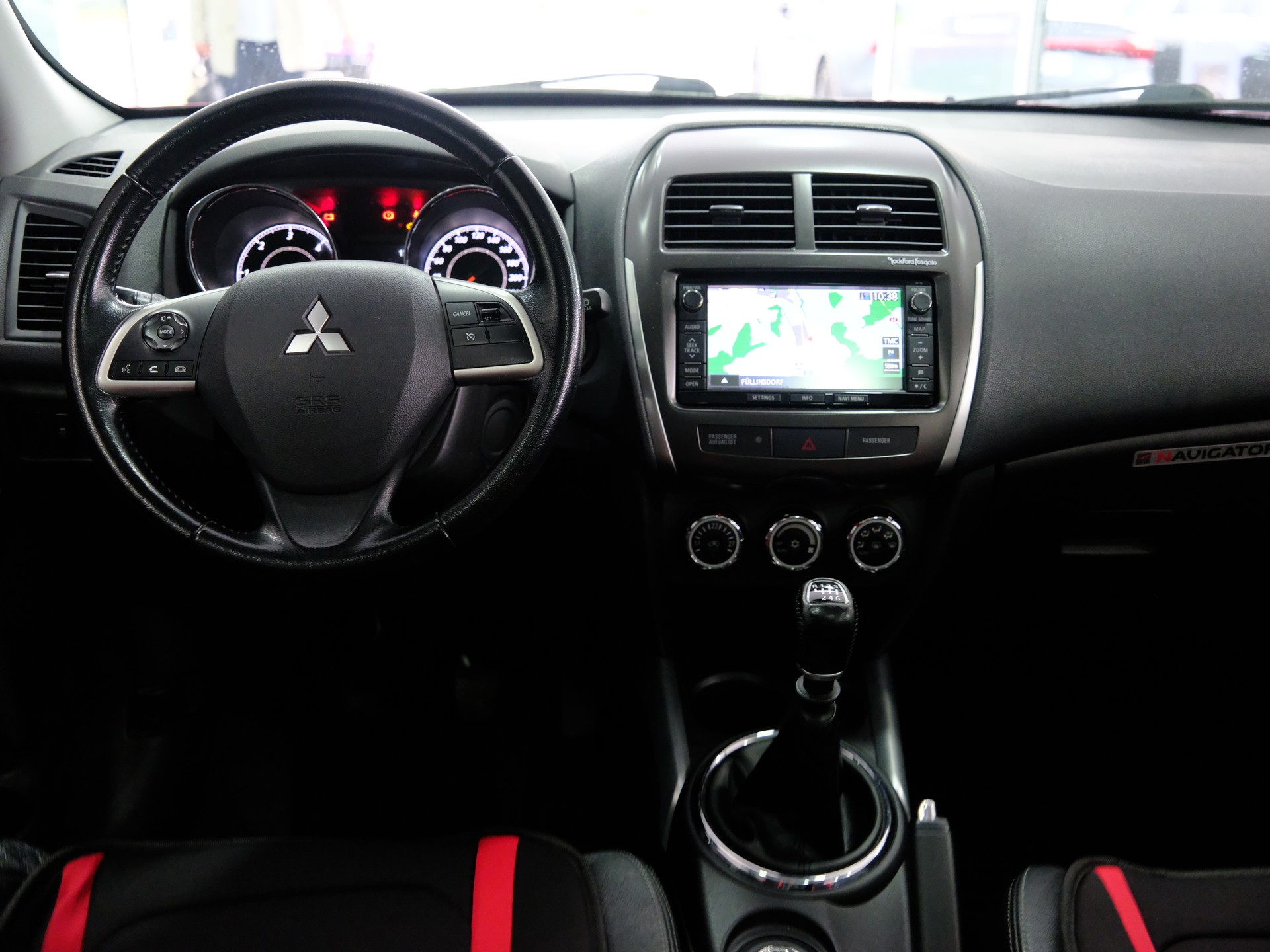 MITSUBISHI ASX 1.8 DID Invite 4WD-image-15