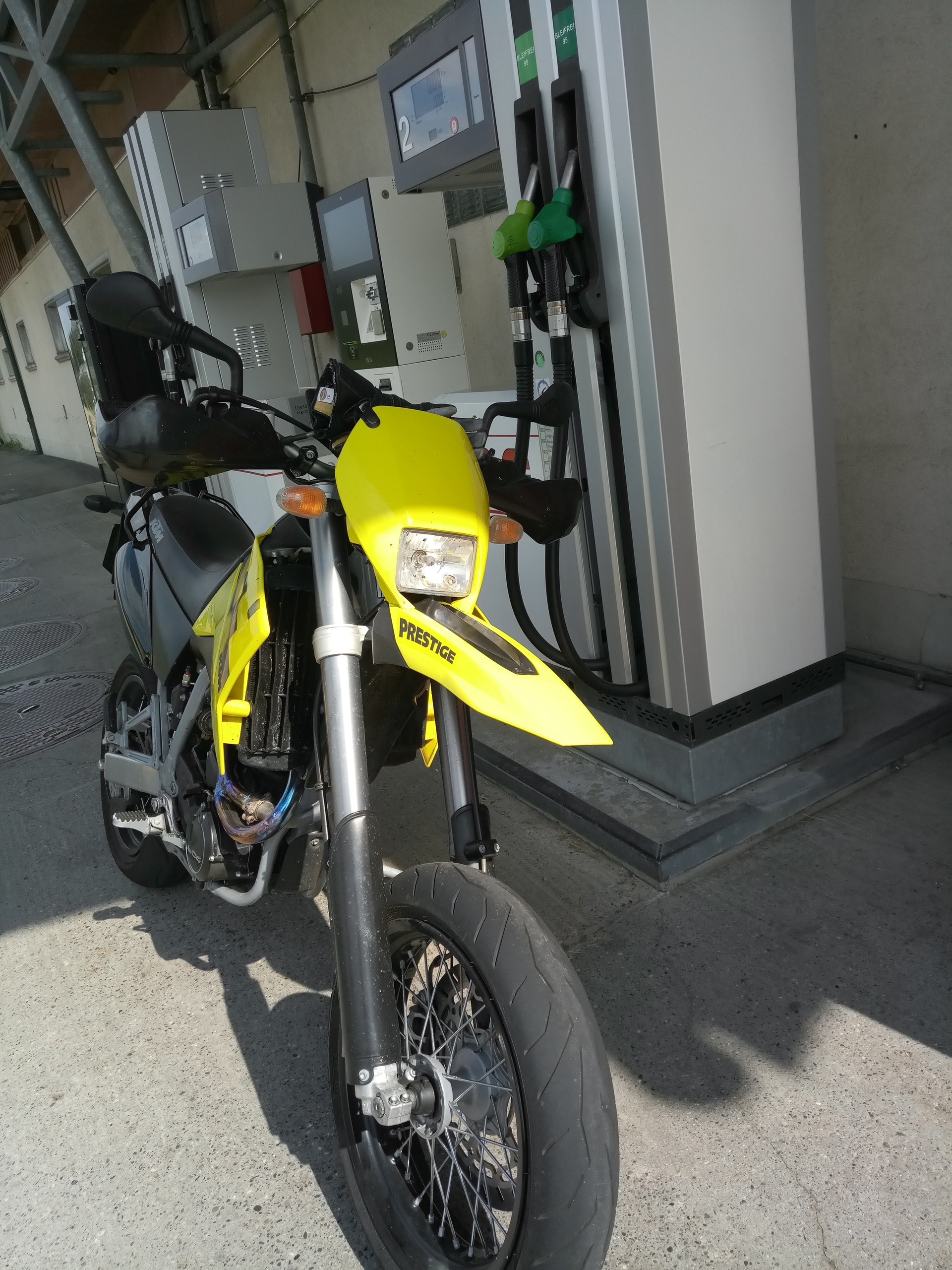 KTM 640 LC4-E Supermoto-image-7