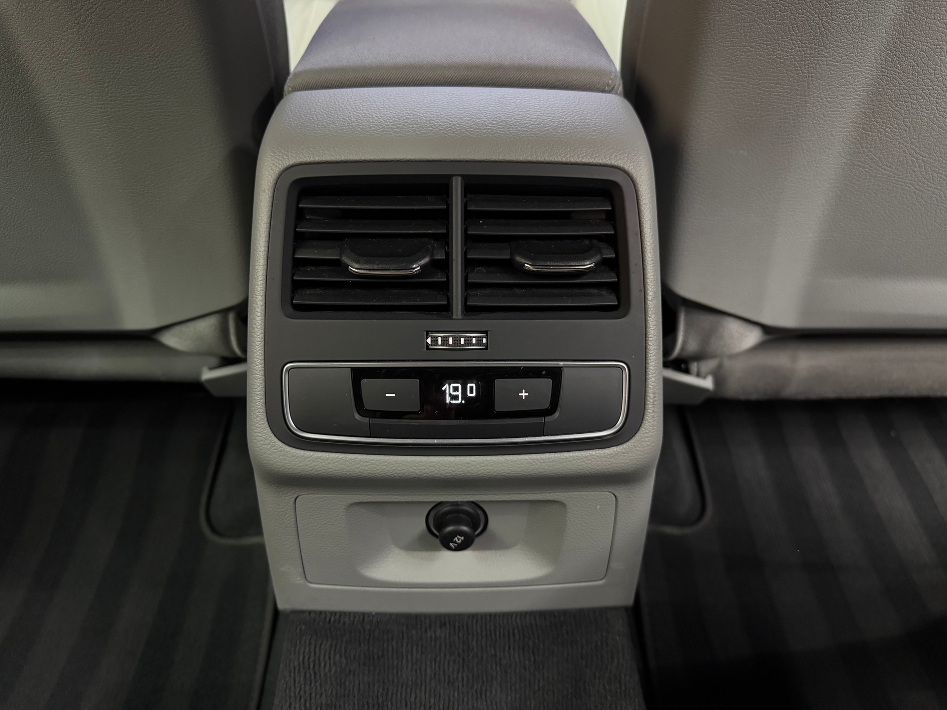 AUDI A4 Avant 2.0 35 TDI S-Tronic | 1 Jahr Garantie | Facelift | *ab CHF 199.-/ Monat*-image-13