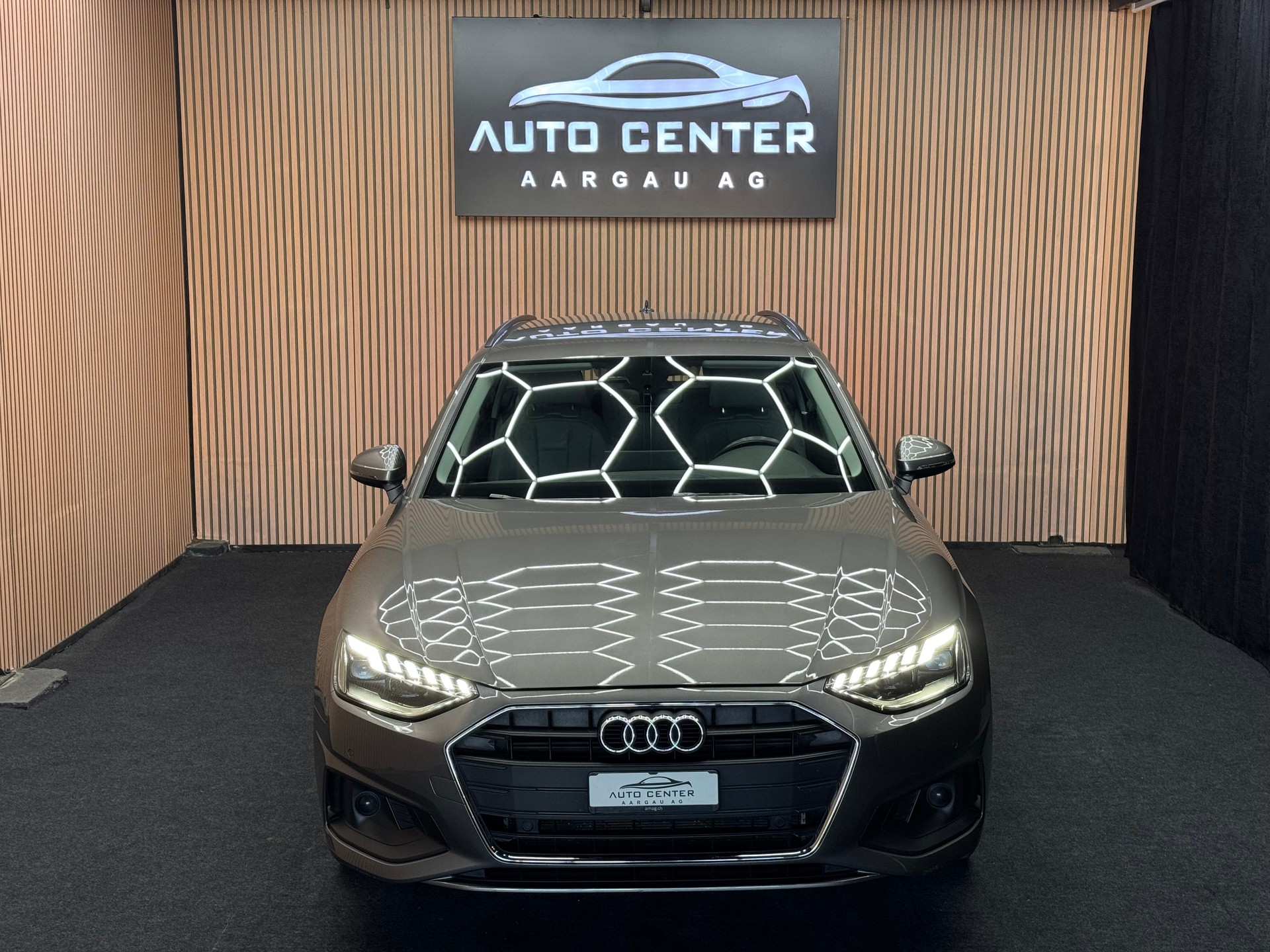 AUDI A4 Avant 2.0 35 TDI S-Tronic | 1 Jahr Garantie | Facelift | *ab CHF 199.-/ Monat*-image-1