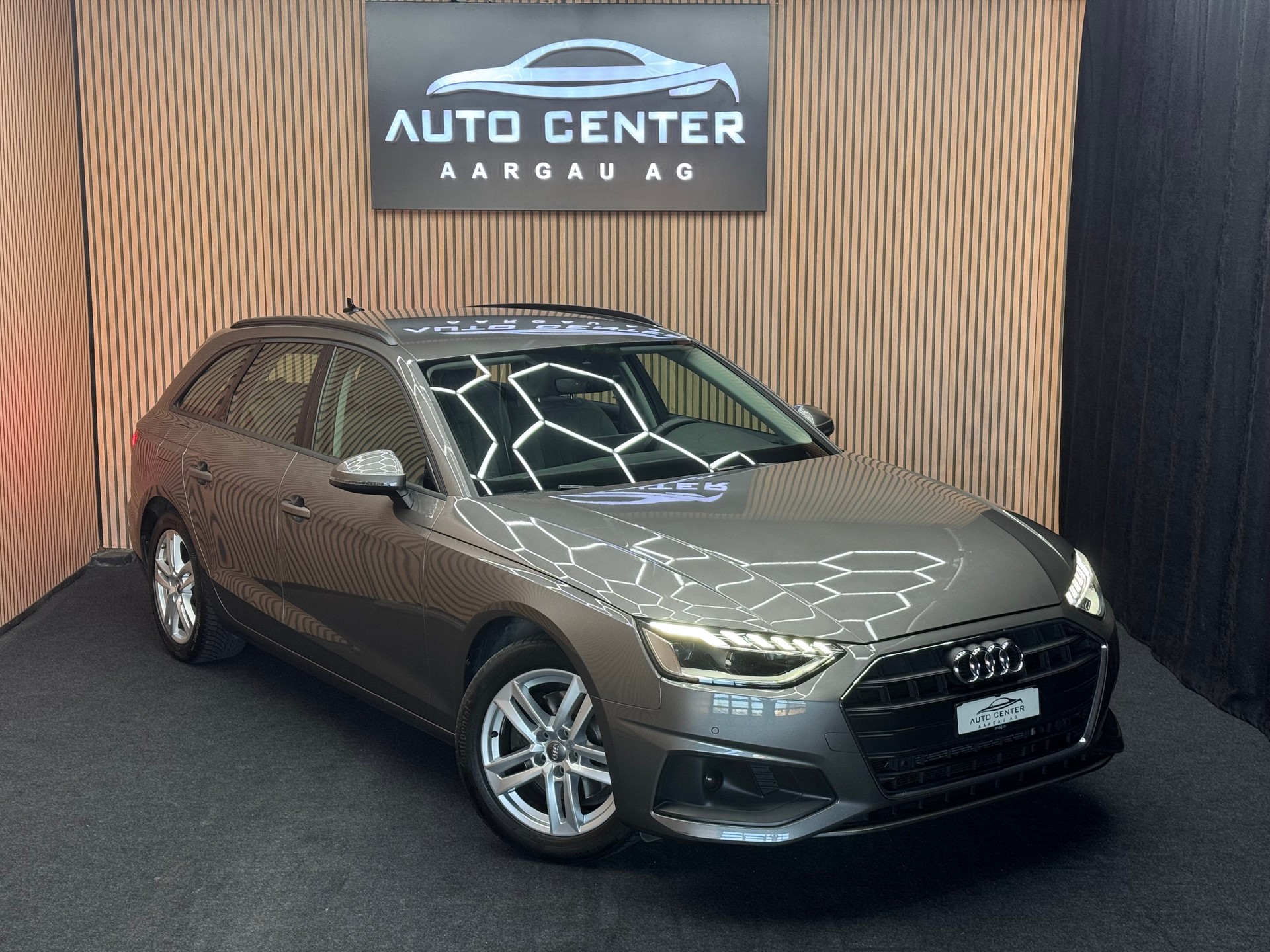 AUDI A4 Avant 2.0 35 TDI S-Tronic | 1 Jahr Garantie | Facelift | *ab CHF 199.-/ Monat*-image-0