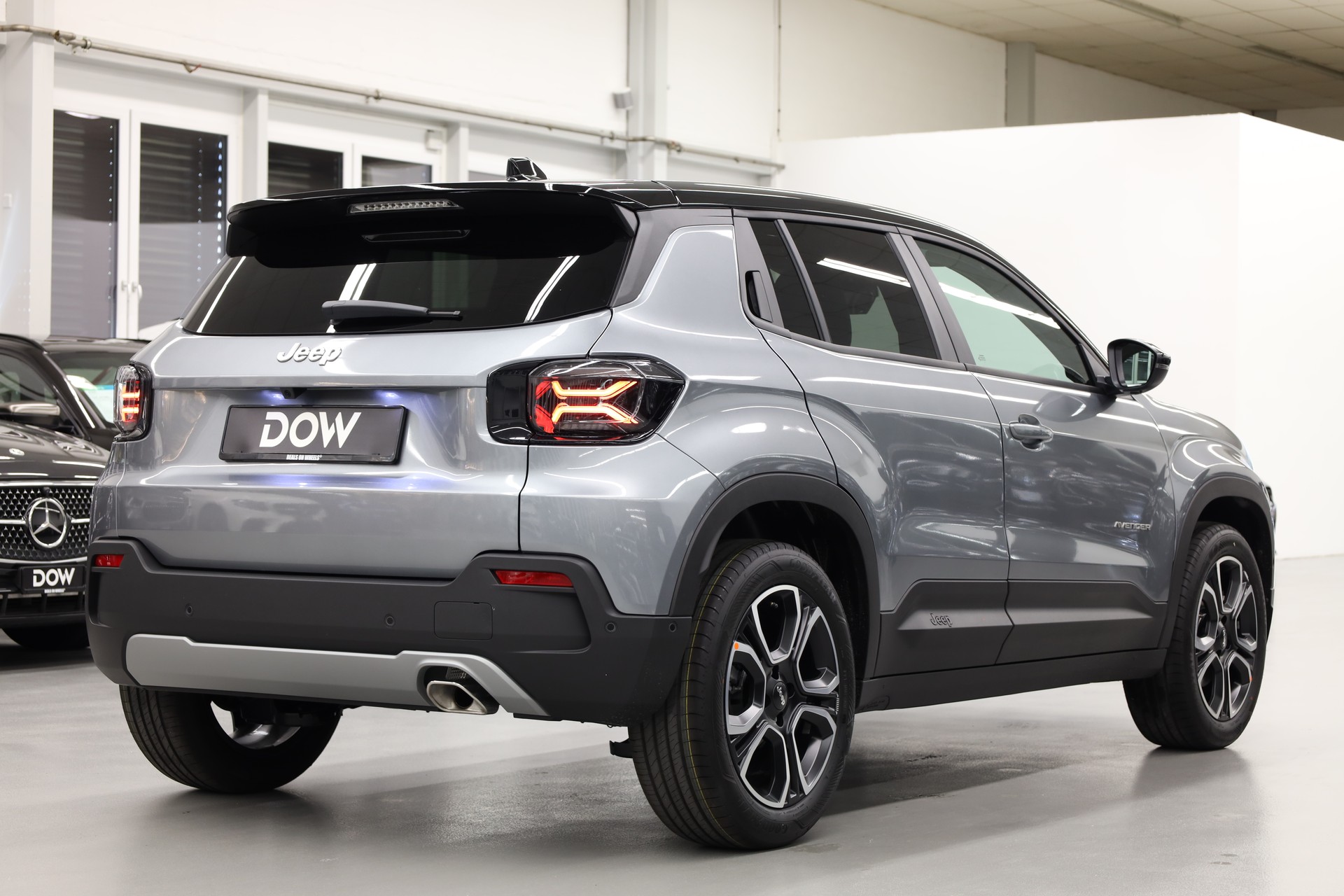 JEEP Avenger 1.2 MHEV Summit-image-6