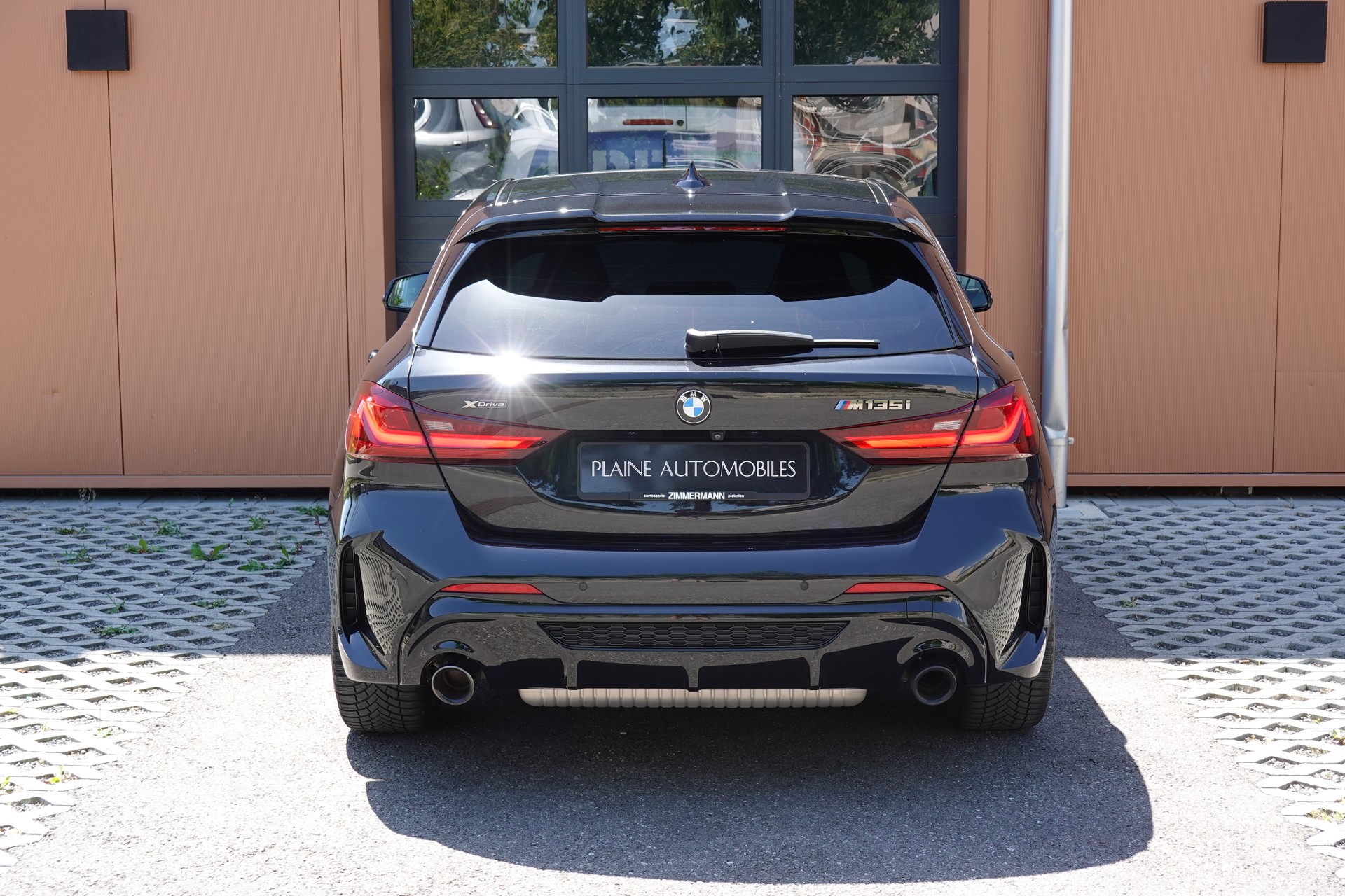 BMW M135i xDrive Steptronic - " CH Auto * Harman Kardon * Tempomat * Volant Chauffant * Sièges Sport Electrique/Mémoire/Chauffants "-image-8