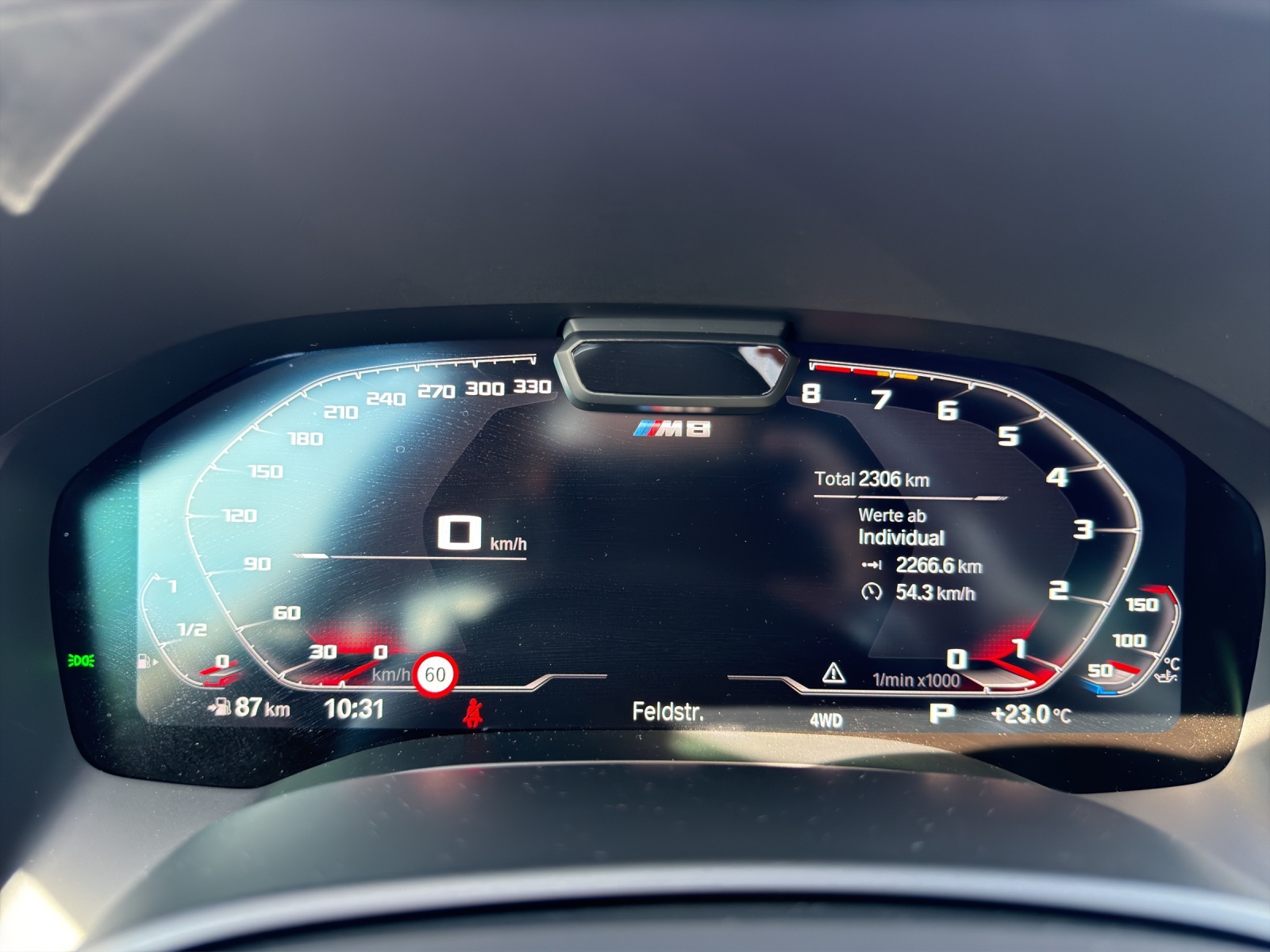 BMW M8 xDrive M Competition-image-9