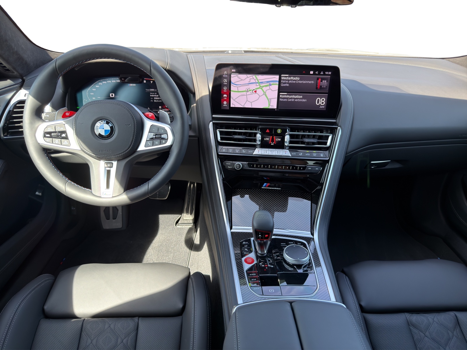 BMW M8 xDrive M Competition-image-11
