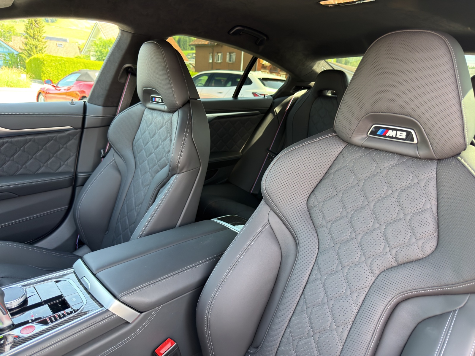 BMW M8 xDrive M Competition-image-20