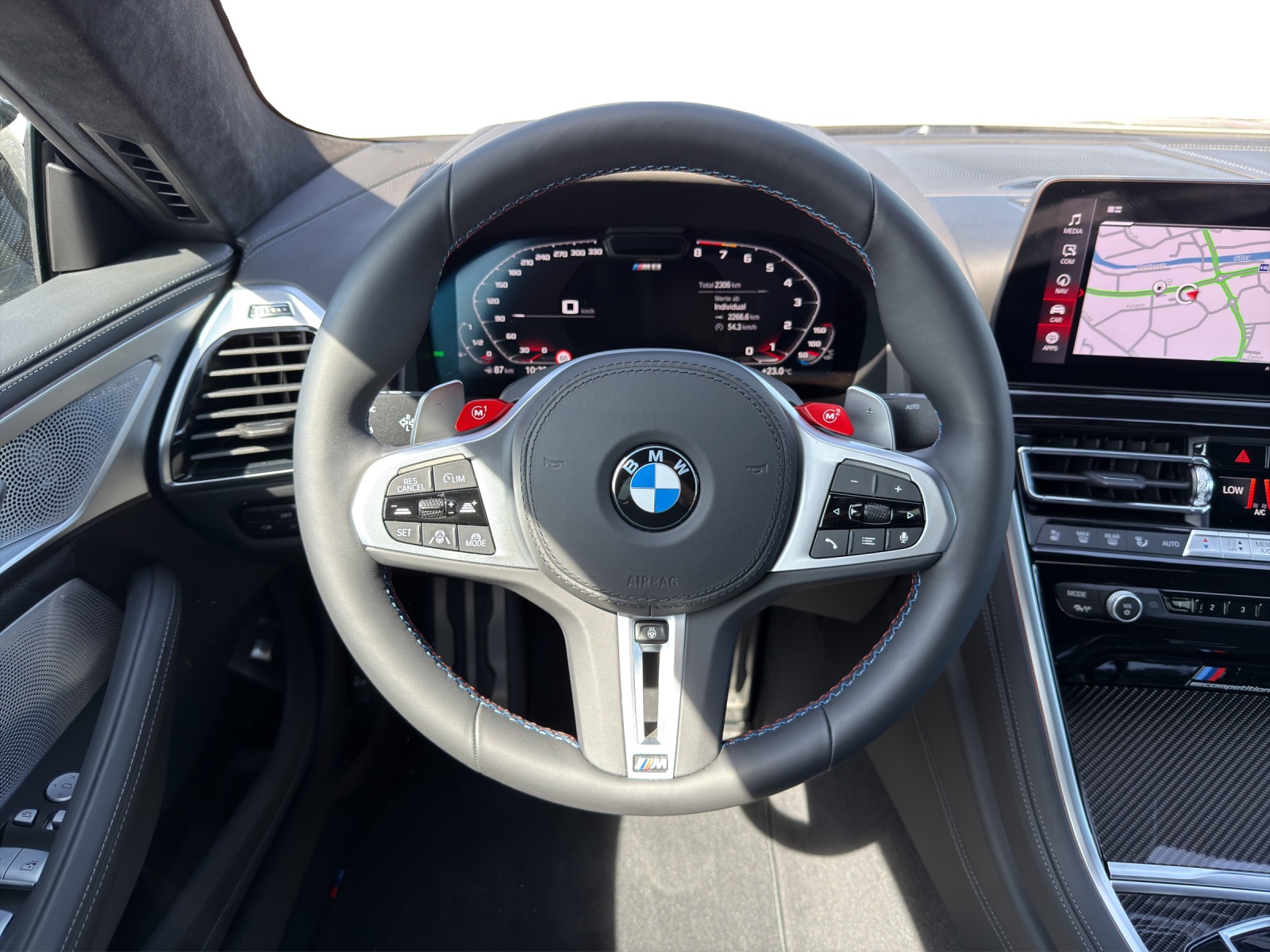 BMW M8 xDrive M Competition-image-10