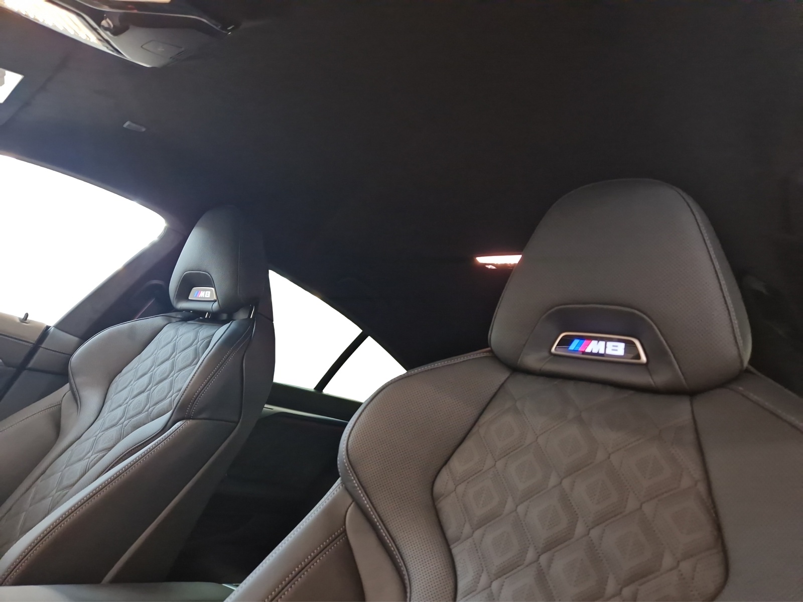 BMW M8 xDrive M Competition-image-11