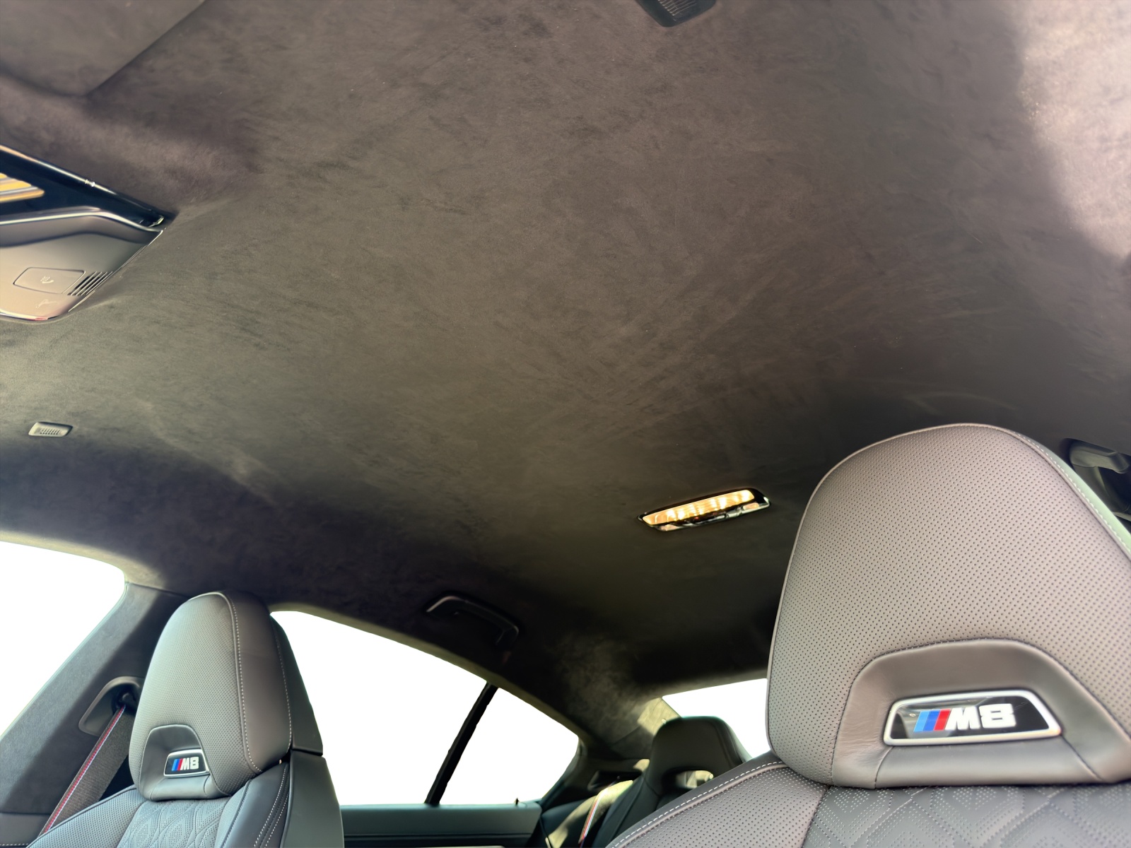 BMW M8 xDrive M Competition-image-21