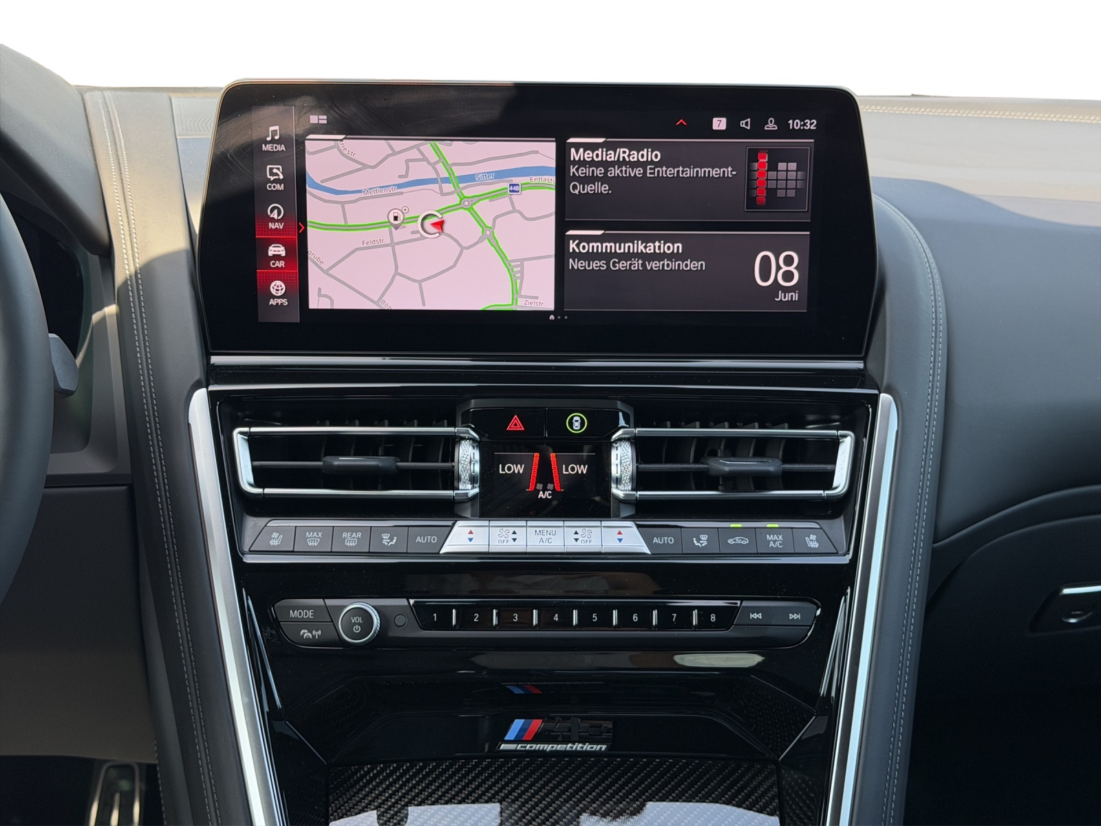 BMW M8 xDrive M Competition-image-13