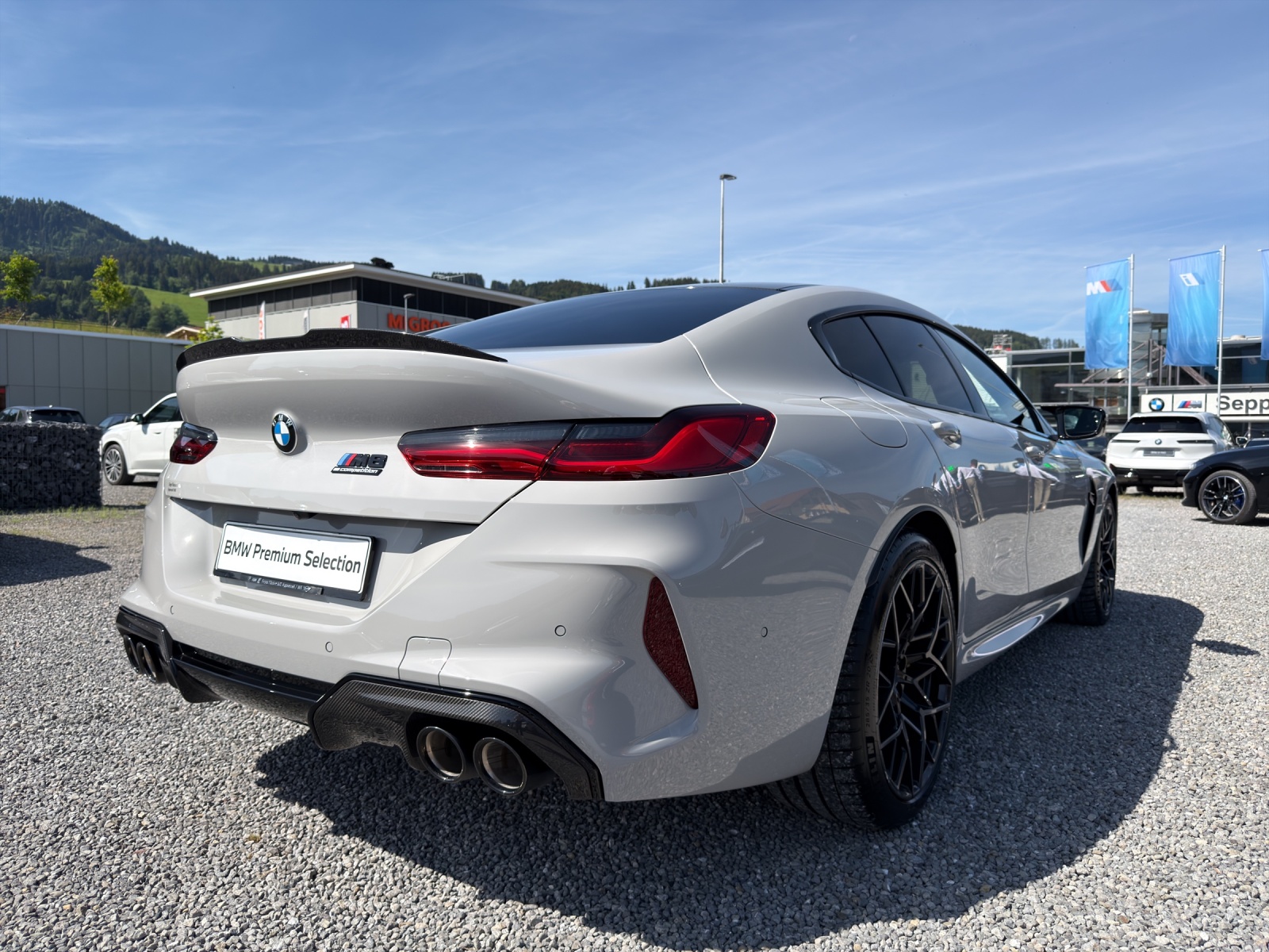 BMW M8 xDrive M Competition-image-26