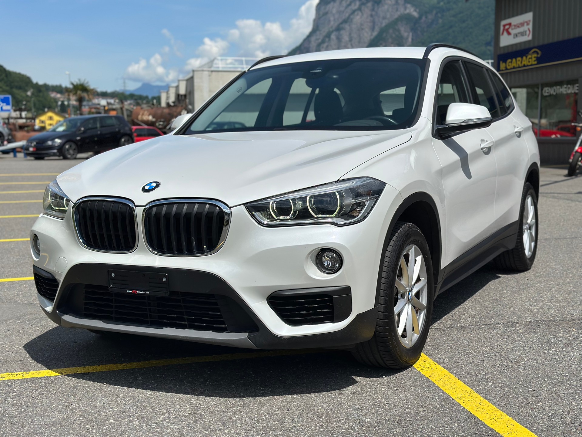BMW X1 xDrive 18d Sport Line Steptronic-showroom-element-3