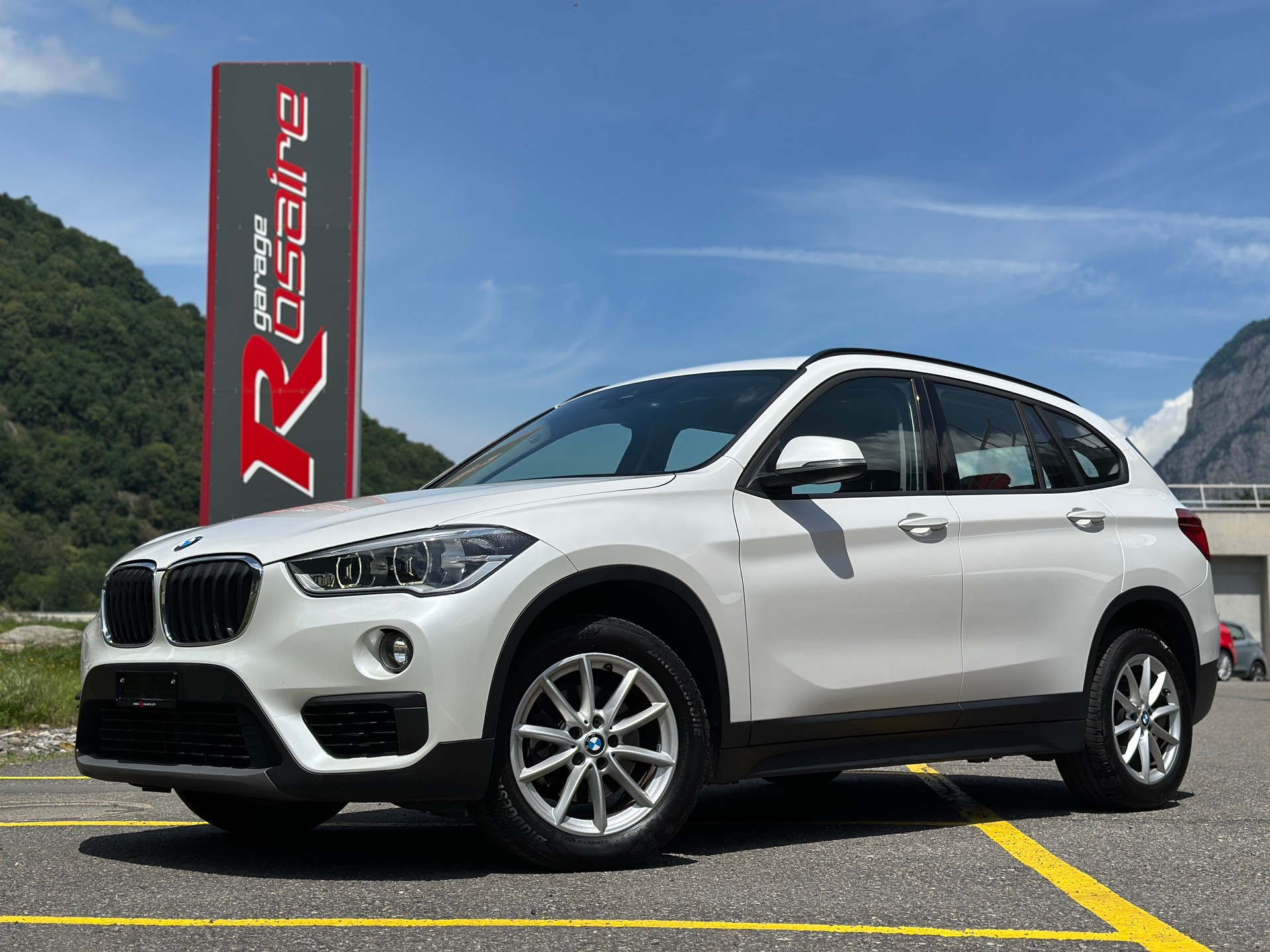 BMW X1 xDrive 18d Sport Line Steptronic-showroom-element-1