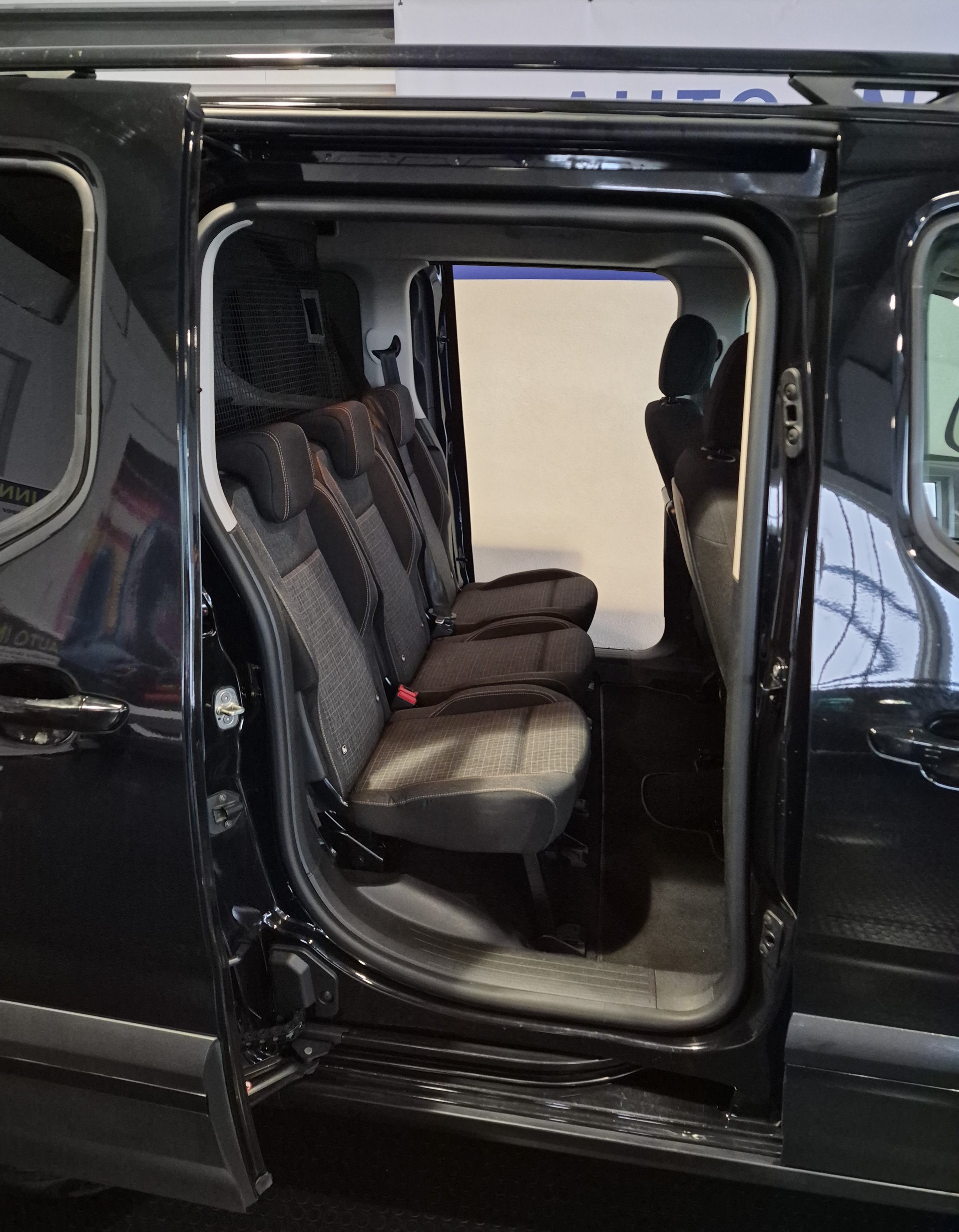 PEUGEOT Rifter 1.5 BlueHDi GT Line EAT8 - 5 POSTI - AUTOMATICA-image-5