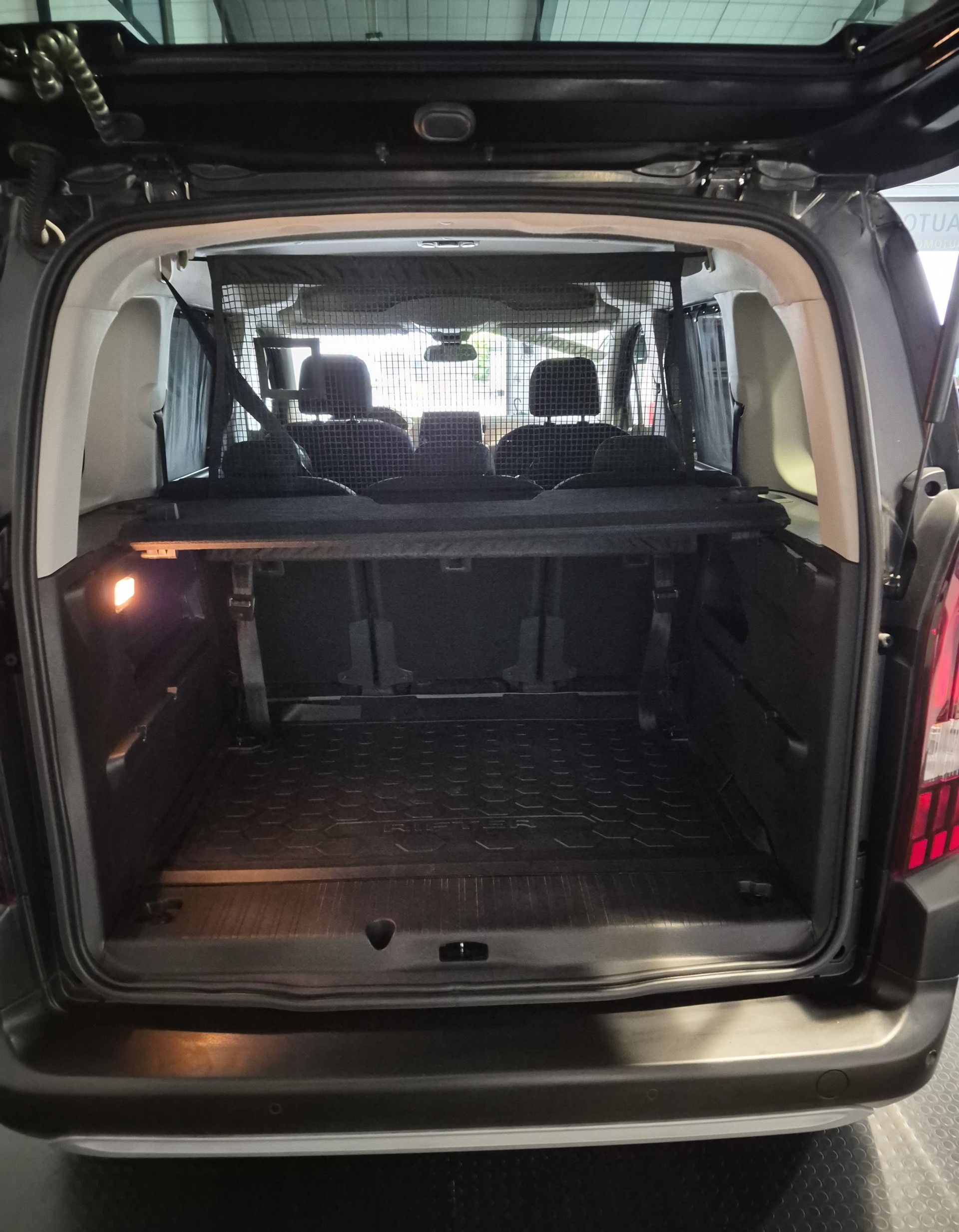 PEUGEOT Rifter 1.5 BlueHDi GT Line EAT8 - 5 POSTI - AUTOMATICA-image-4