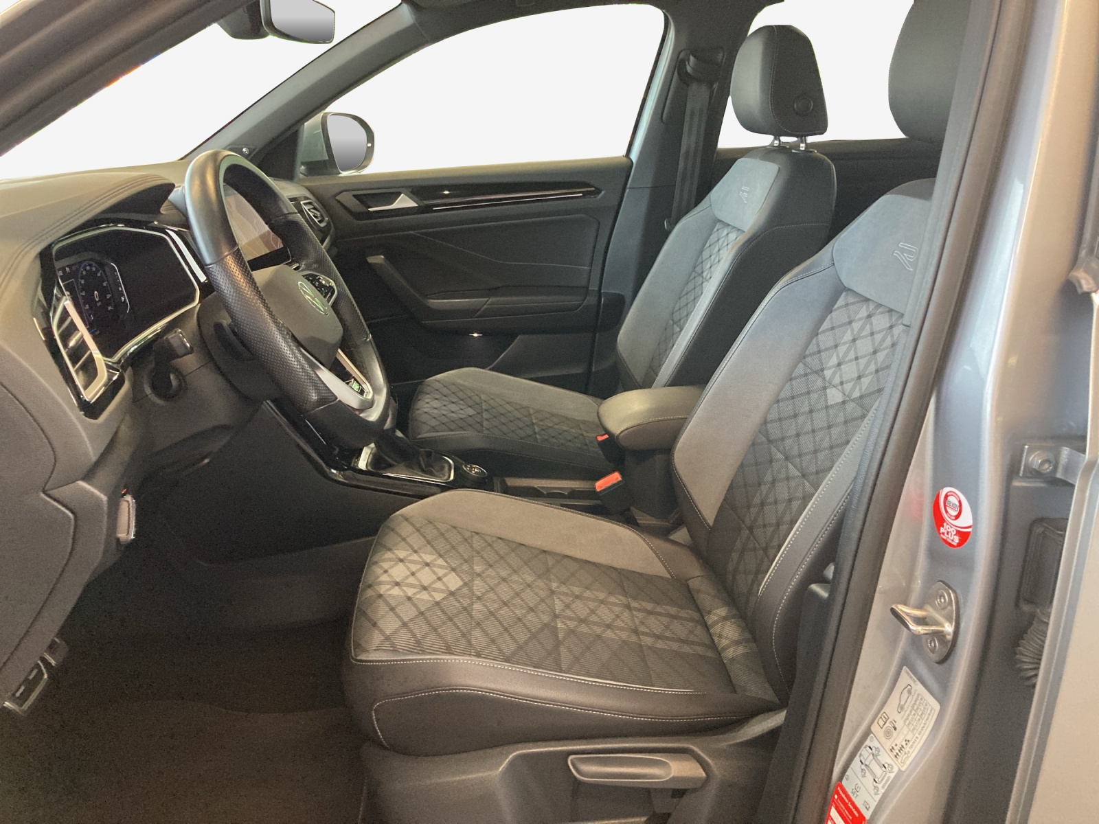 VW T-Roc 2.0 TSI R-Line DSG 4Motion-image-7