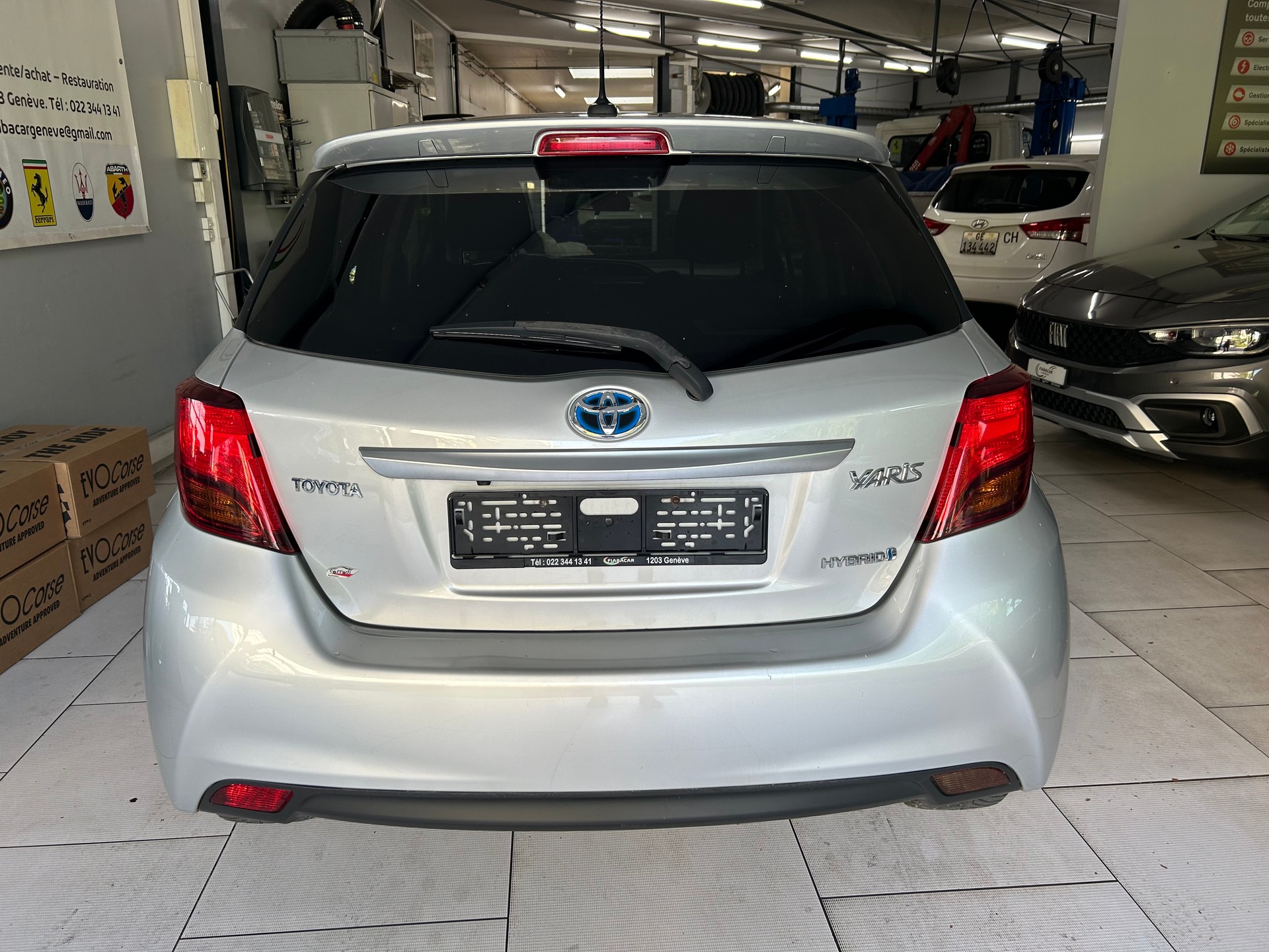 TOYOTA Yaris 1.5 VVT-i Hybrid Trend e-CVT-image-2