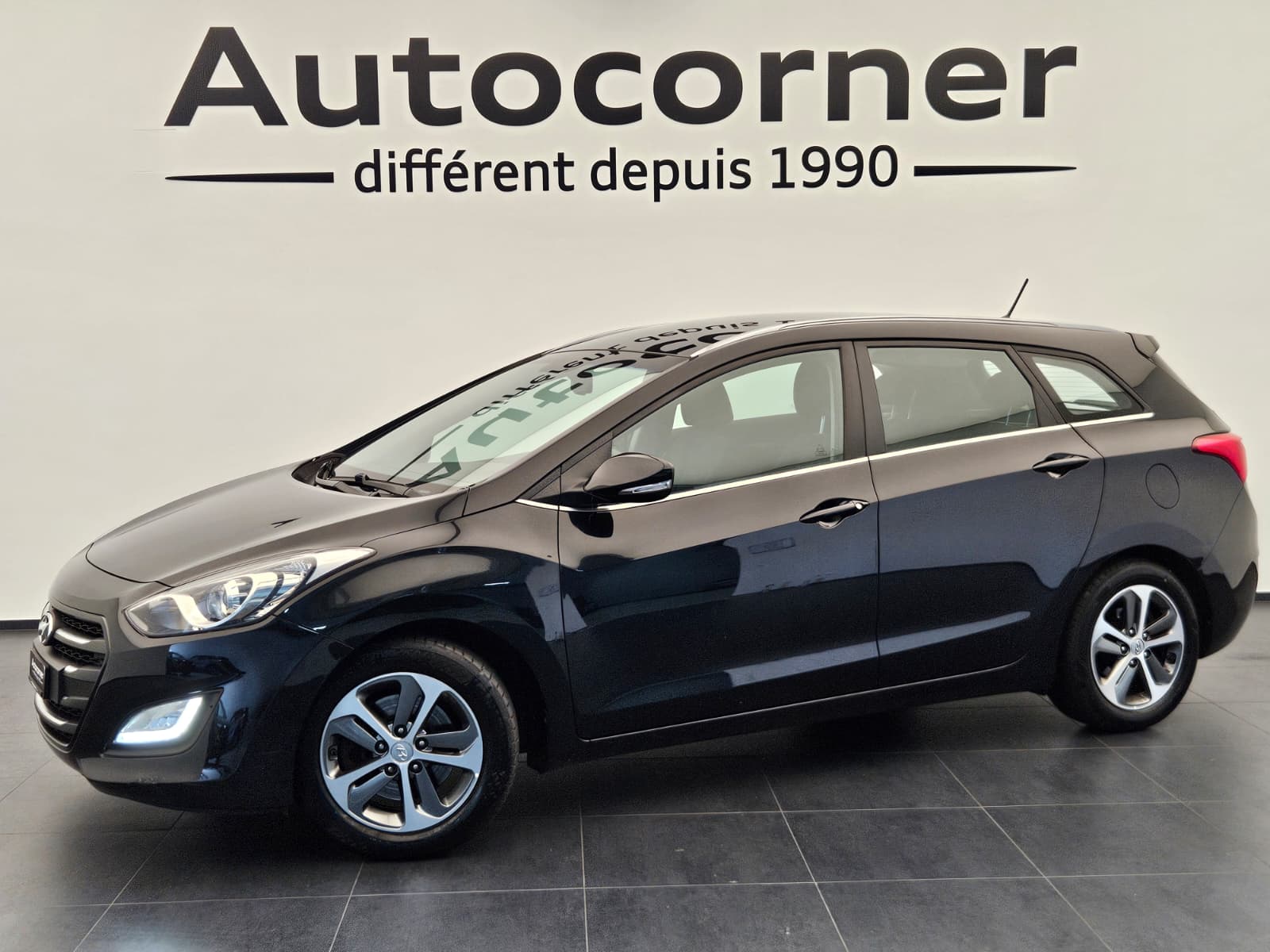HYUNDAI i30 Wagon 1.6 CRDi Amplia Automatic DCT