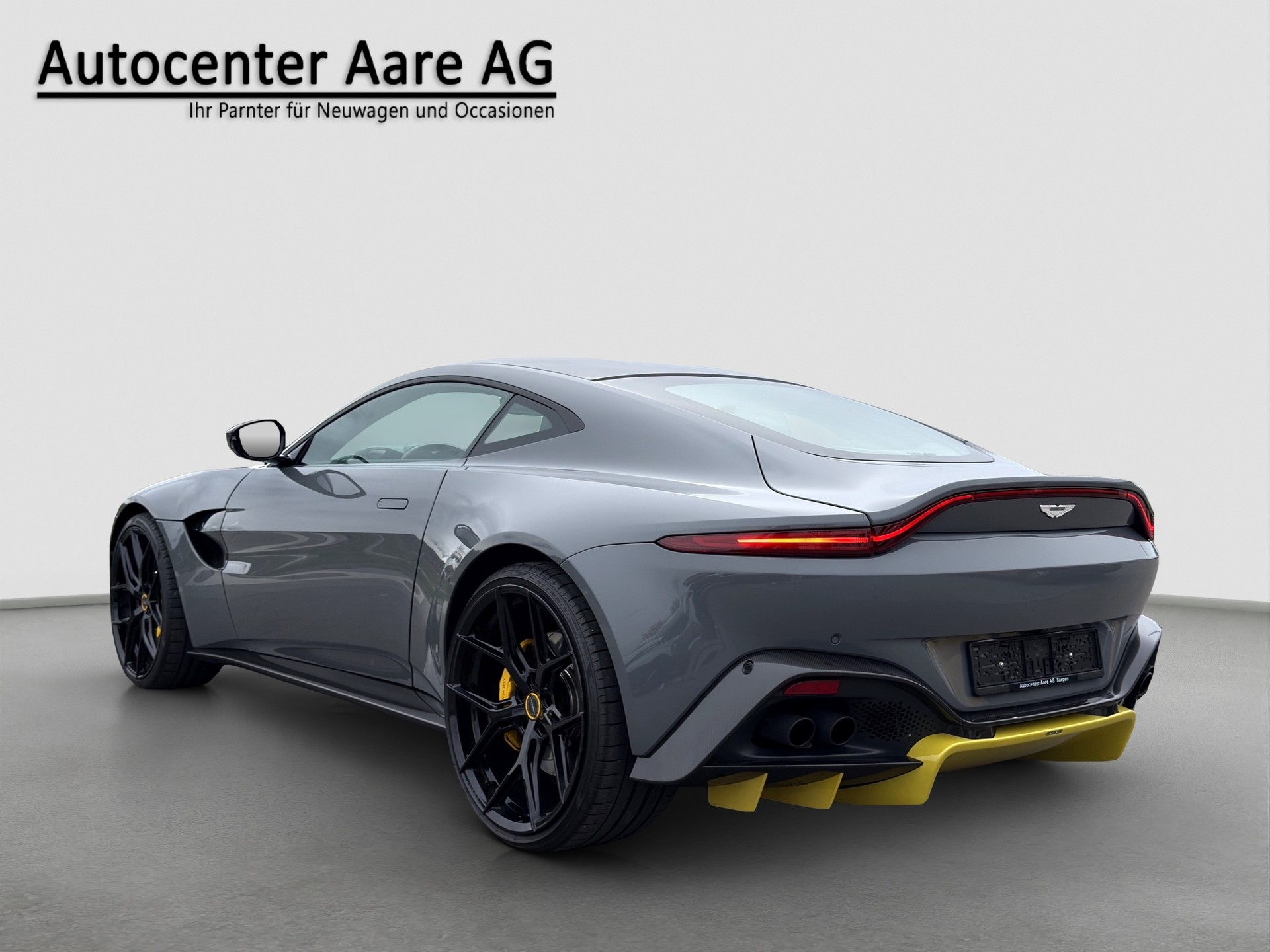 ASTON MARTIN V8 Vantage 4.0 Coupé-image-8