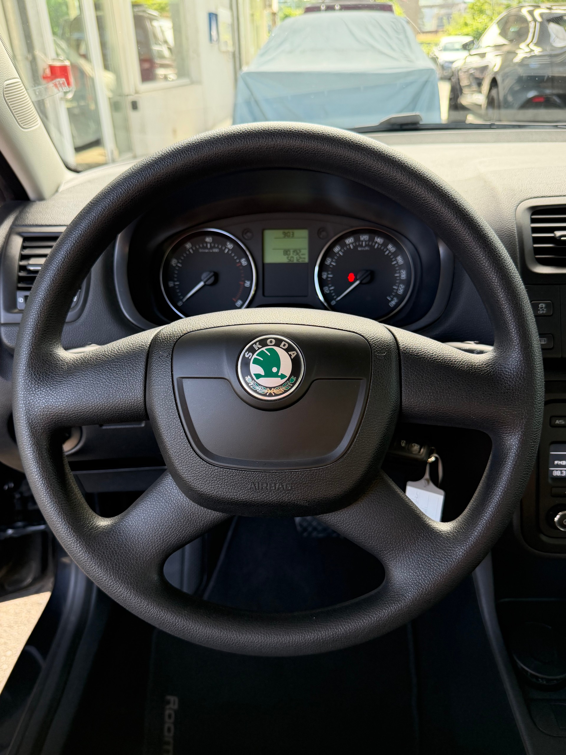 SKODA Roomster 1.2 TSI Style DSG-image-9