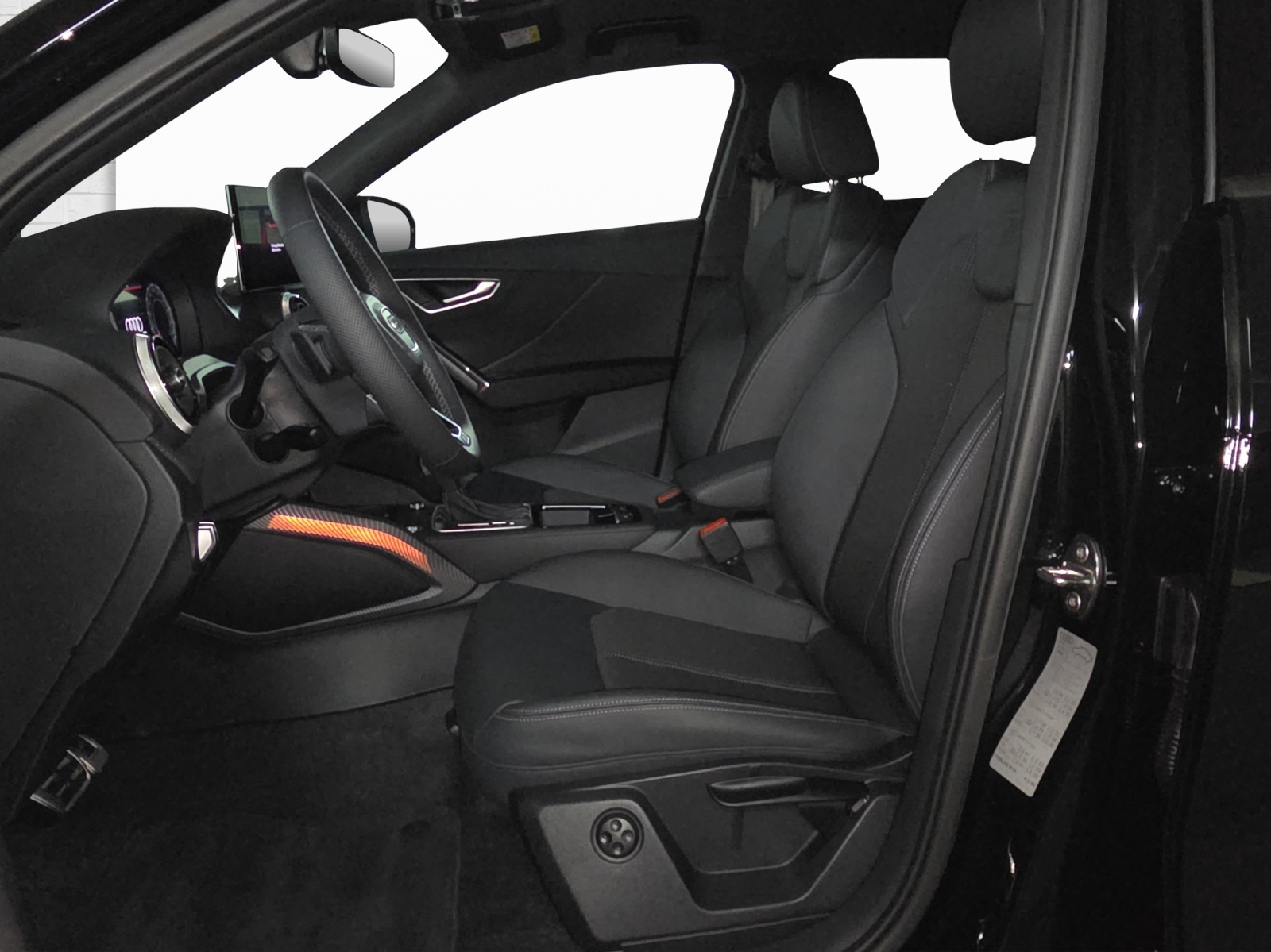 AUDI Q2 40 TFSI advanced Attraction quattro S-tronic-image-4