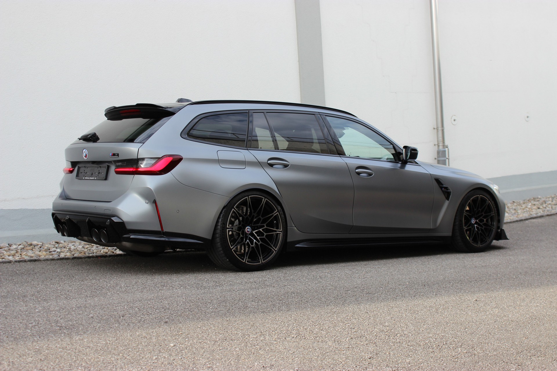 BMW M3 Competition M xDrive Touring Individual *FROZEN PURE GREY II METALLIC*-image-0