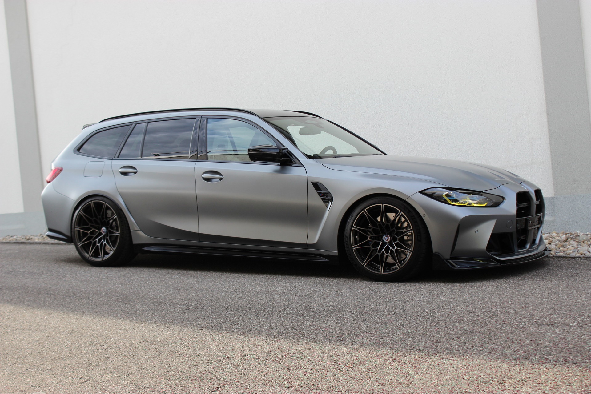 BMW M3 Competition M xDrive Touring Individual *FROZEN PURE GREY II METALLIC*-image-5