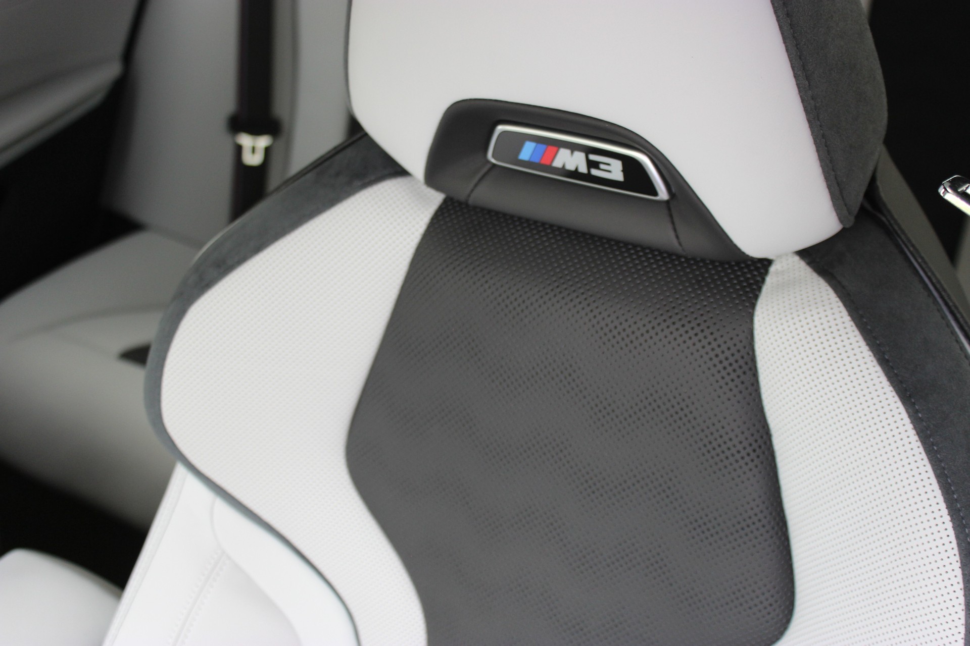 BMW M3 Competition M xDrive Touring Individual *FROZEN PURE GREY II METALLIC*-image-10