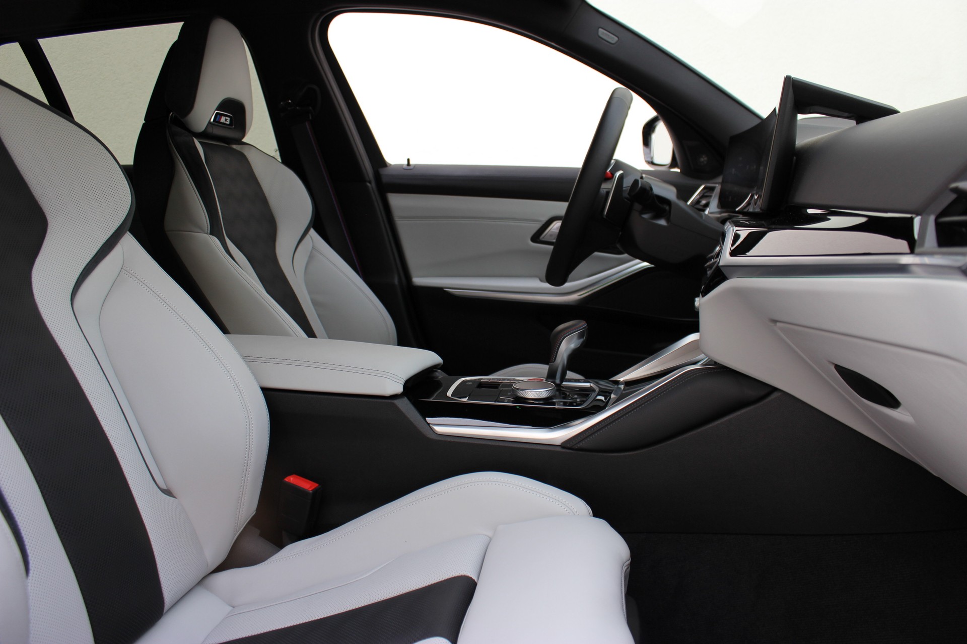 BMW M3 Competition M xDrive Touring Individual *FROZEN PURE GREY II METALLIC*-image-3