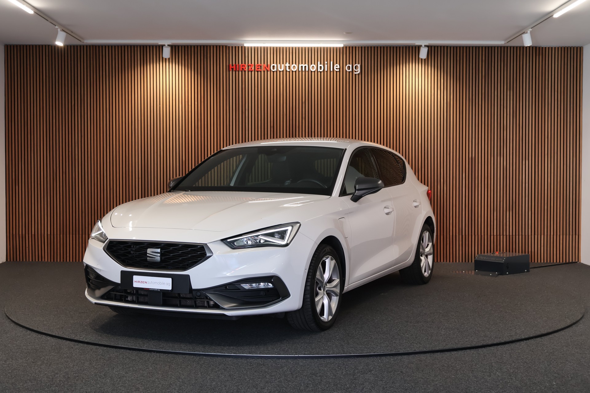 SEAT Leon 1.4 eHybrid pHEV DSG Hola FR-image-0