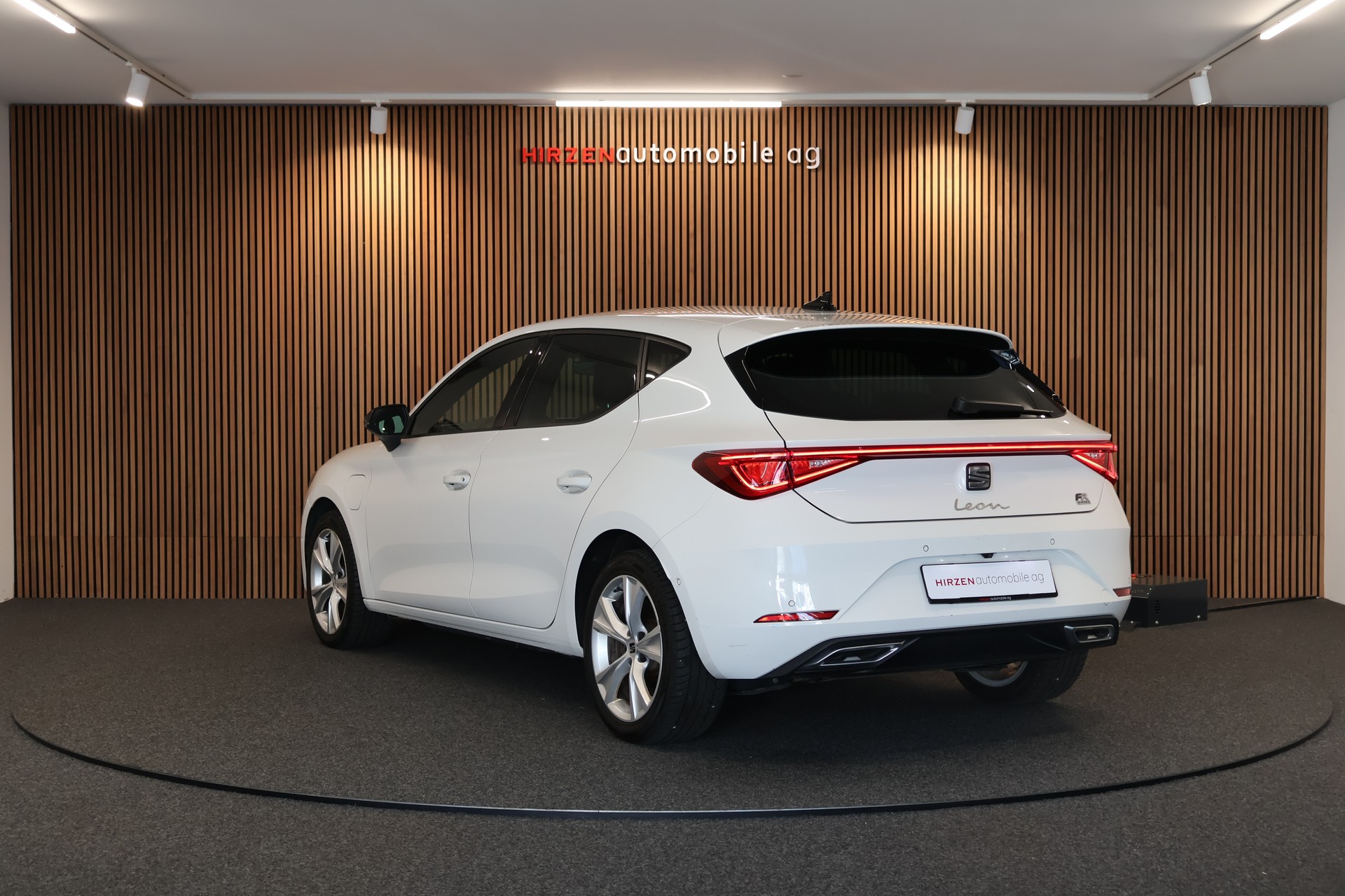 SEAT Leon 1.4 eHybrid pHEV DSG Hola FR-image-2